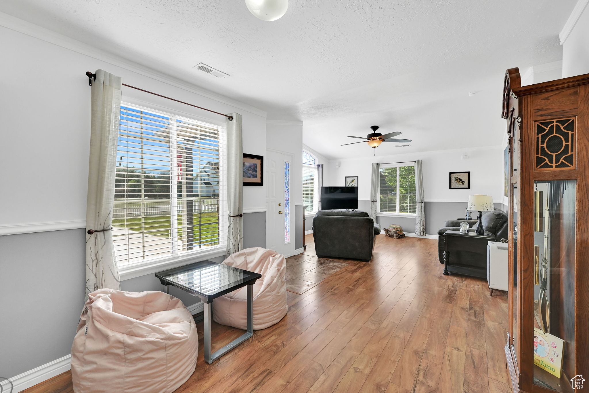 Farr West, Utah, 84404, United States, 4 Bedrooms Bedrooms, ,3 BathroomsBathrooms,Residential,For Sale,1865277