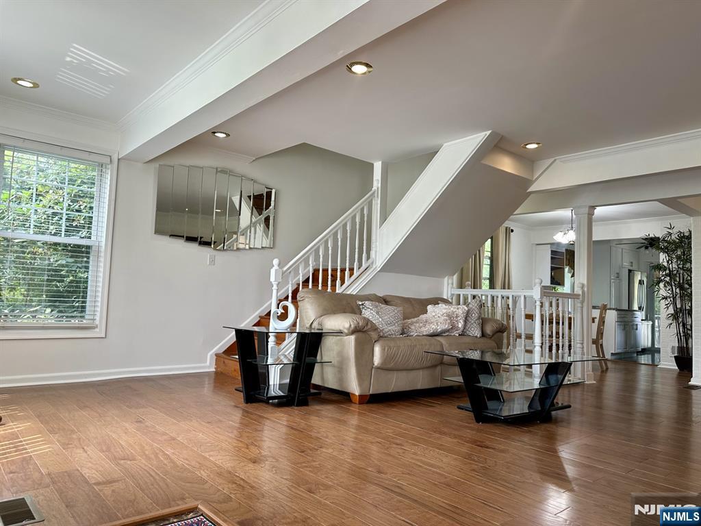 Pompton Lakes, New Jersey, 07442, United States, 3 Bedrooms Bedrooms, ,3 BathroomsBathrooms,Residential,For Sale,1875225