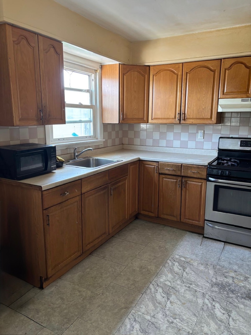 Jamaica, New York, 11433, United States, 4 Bedrooms Bedrooms, ,2 BathroomsBathrooms,Residential,For Sale,2049375