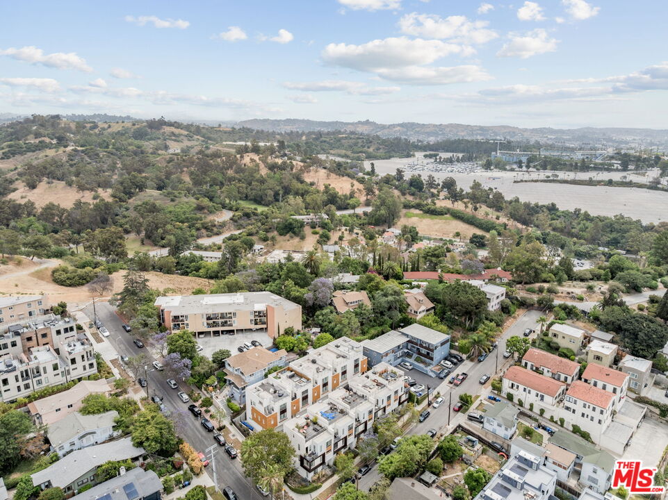 Los Angeles, California, 90026, United States, 3 Bedrooms Bedrooms, ,4 BathroomsBathrooms,Residential,For Sale,1829395