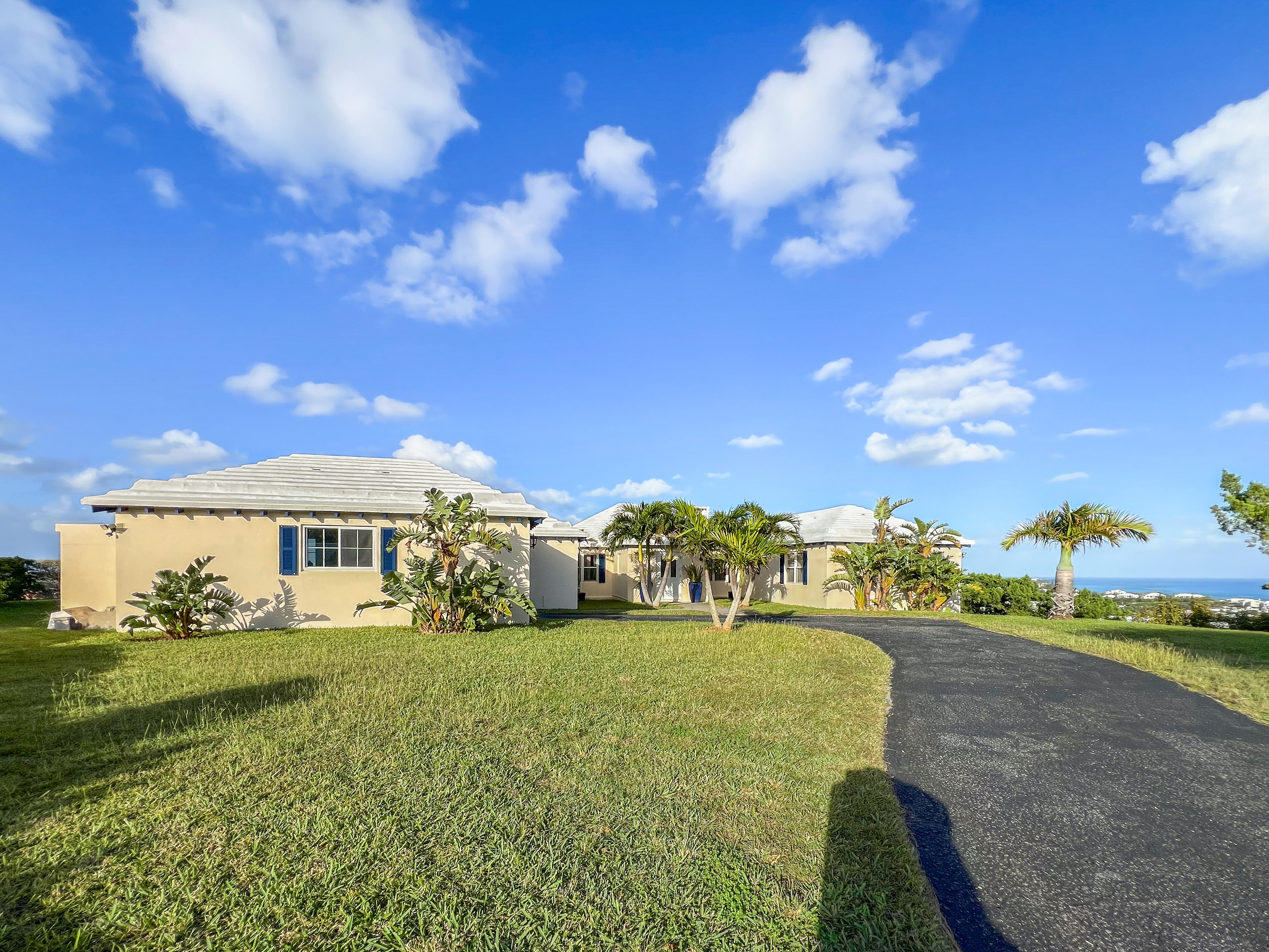 Smith's, BM, 3 Bedrooms Bedrooms, ,4 BathroomsBathrooms,Residential,For Sale,1998432