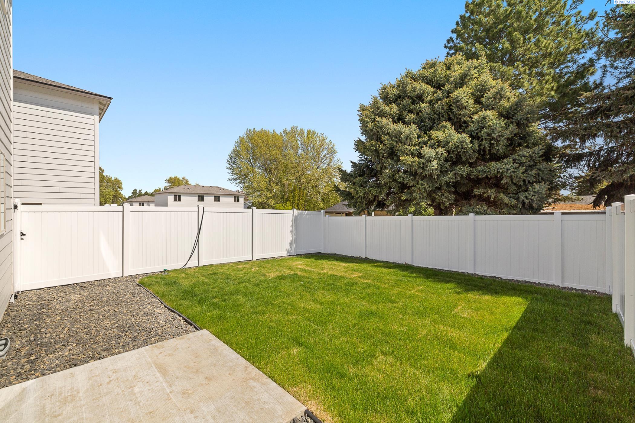 Kennewick, Washington, 99337, United States, 6 Bedrooms Bedrooms, ,Residential,For Sale,1941578