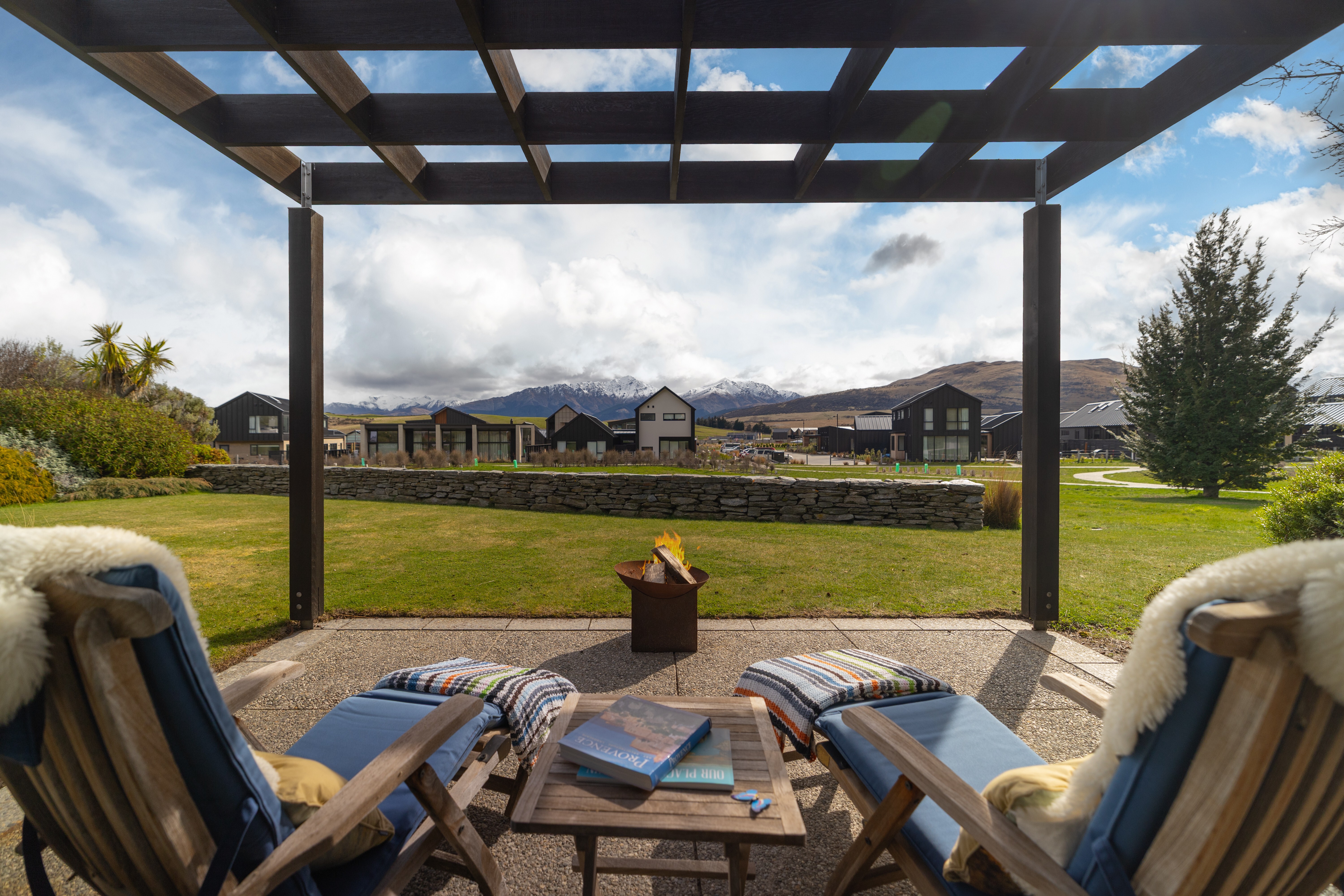  Sun, Space and Reserve Front Outdoor Living - 物件實景