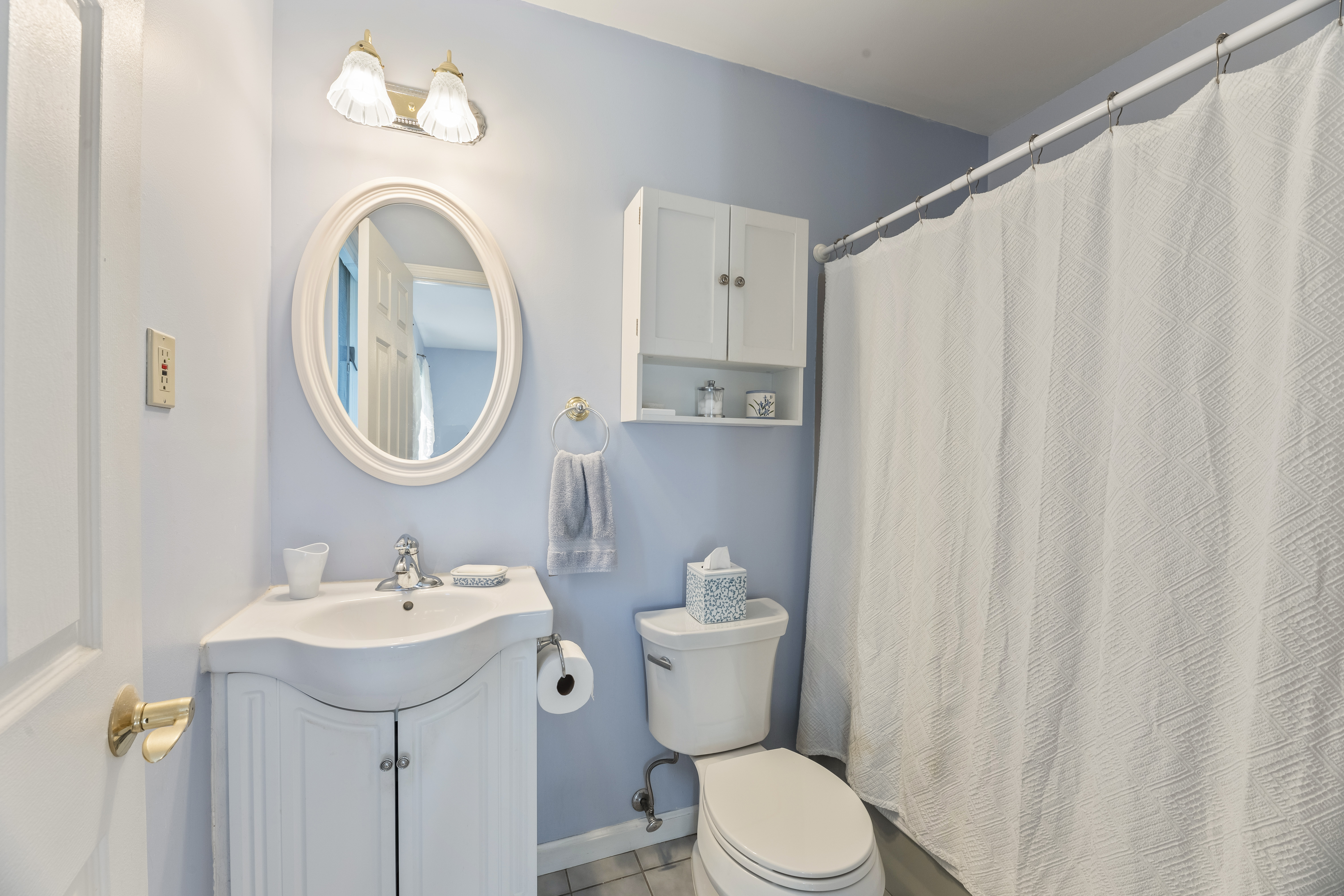 Keyport, New Jersey, 07735, United States, 2 Bedrooms Bedrooms, ,3 BathroomsBathrooms,Residential,For Sale,1914240