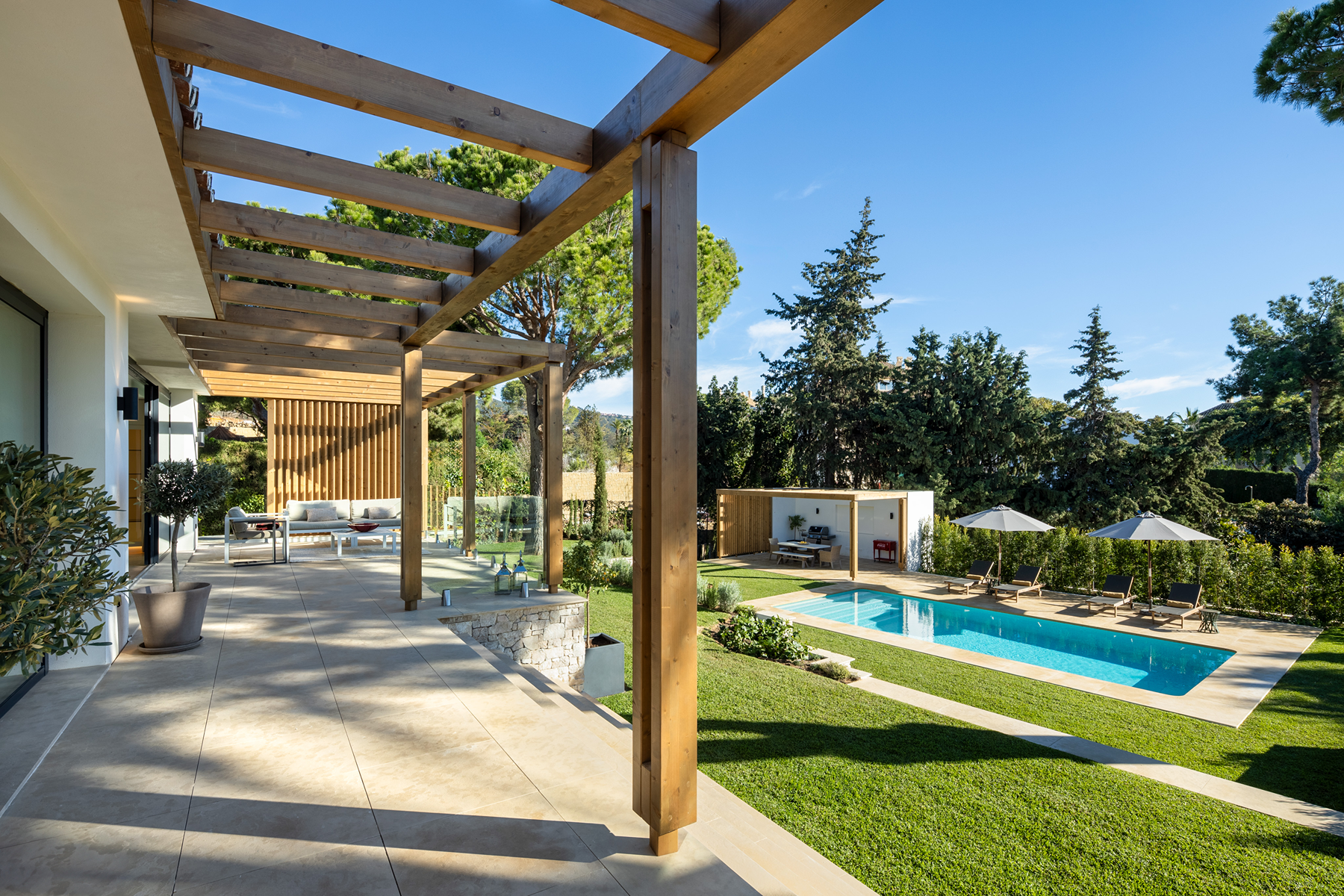  Renovated villa with refined interiors and exceptional outdoor living - 物件實景