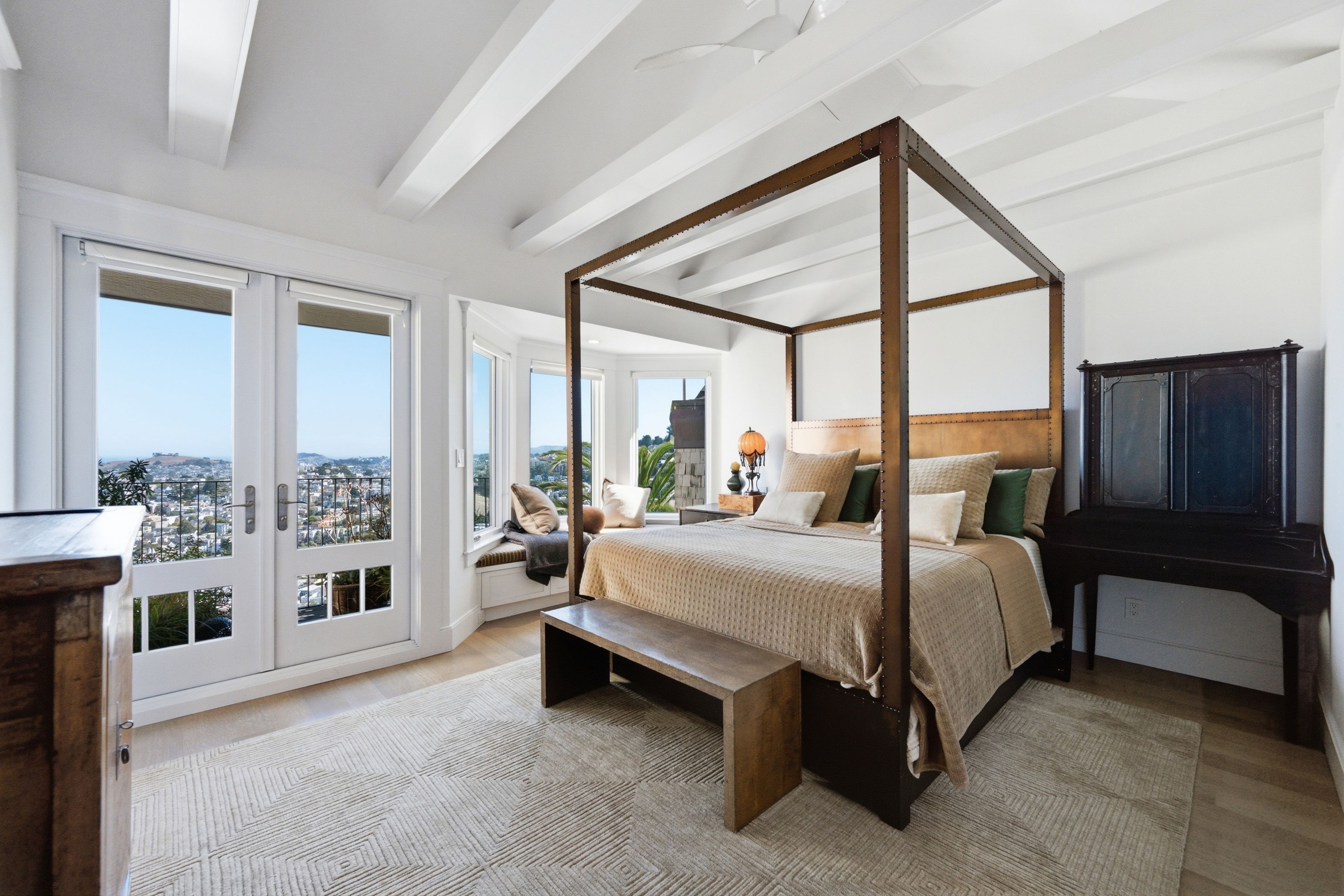  Craftsman Jewel With Sweeping Views - 物件實景