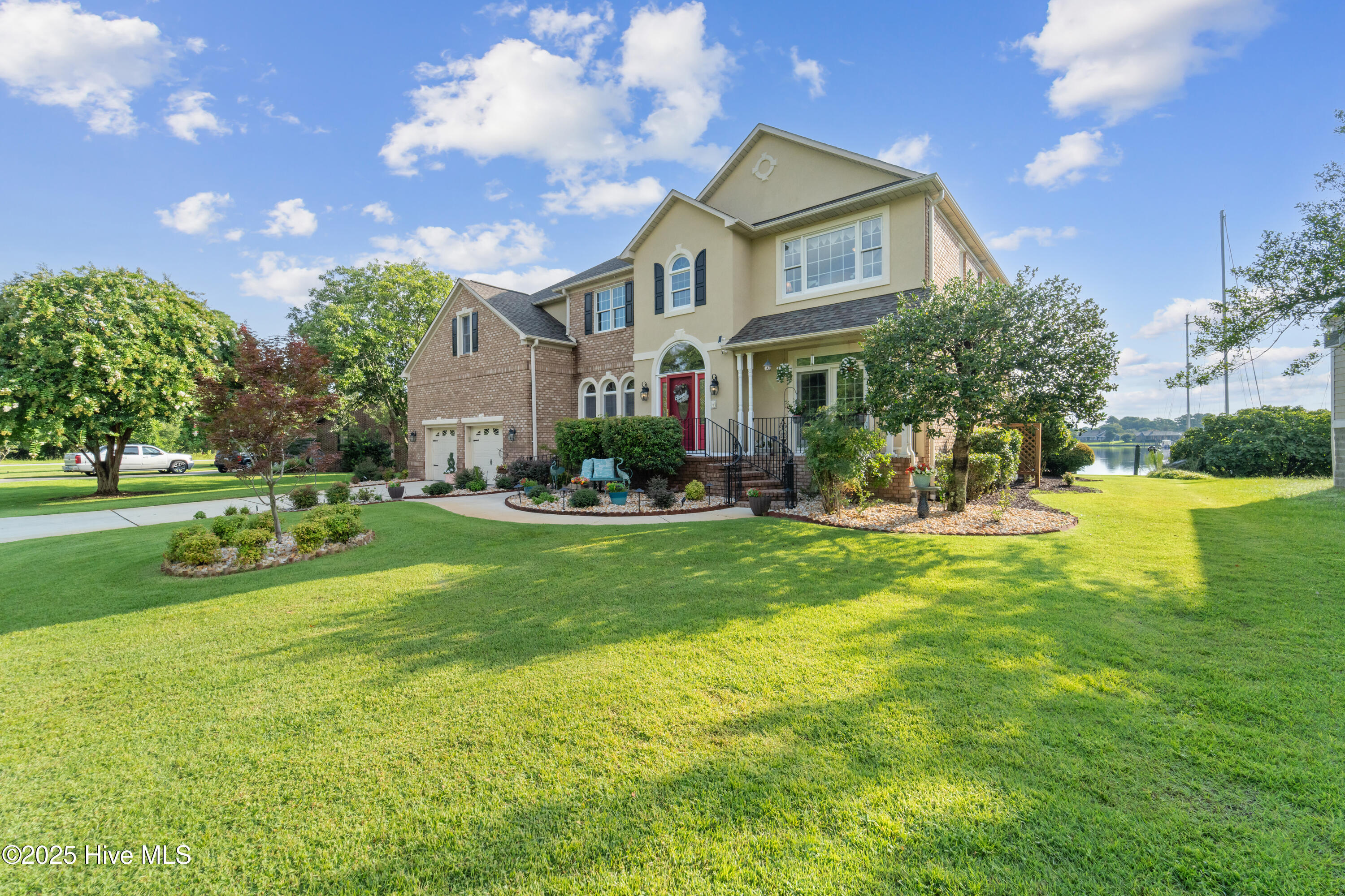 New Bern, North Carolina, 28560, United States, 4 Bedrooms Bedrooms, ,3 BathroomsBathrooms,Residential,For Sale,1907556
