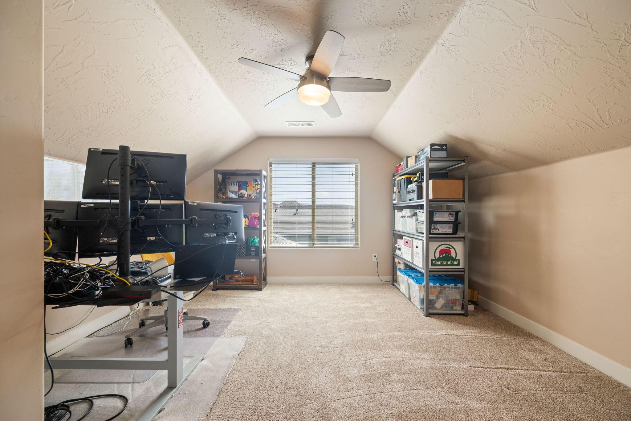 St George, Utah, 84790, United States, 6 Bedrooms Bedrooms, ,4 BathroomsBathrooms,Residential,For Sale,1981692