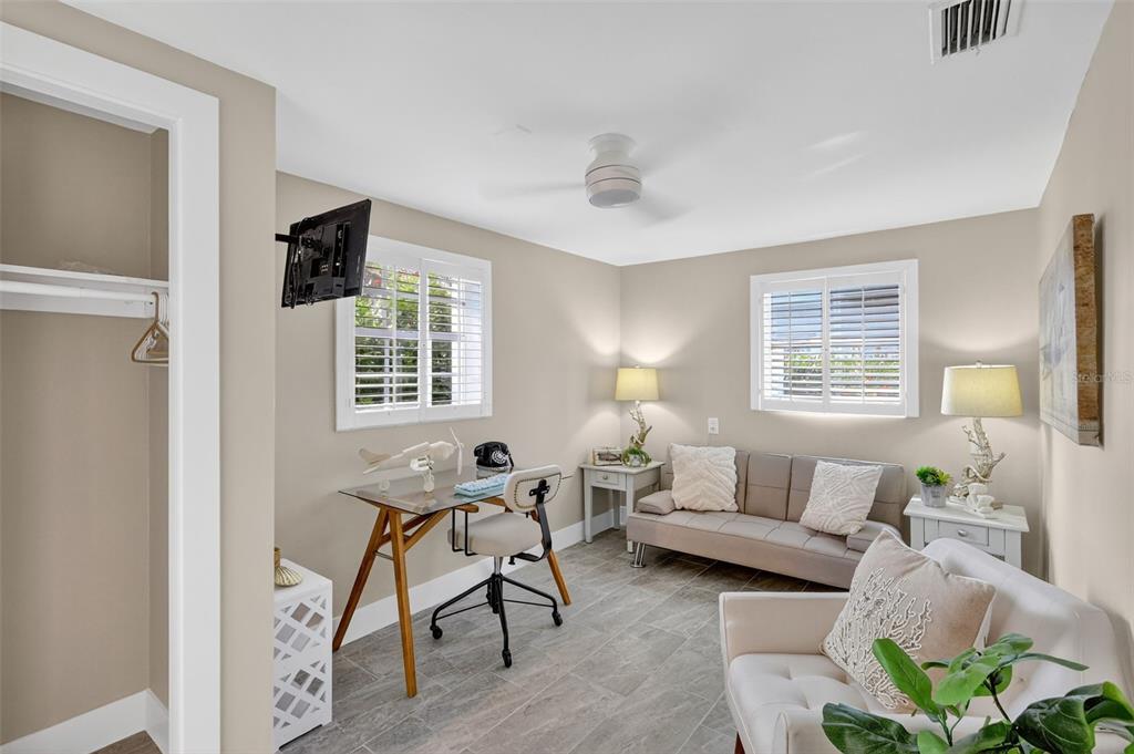 Longboat Key, Florida, 34228, United States, 3 Bedrooms Bedrooms, ,2 BathroomsBathrooms,Residential,For Sale,1990986