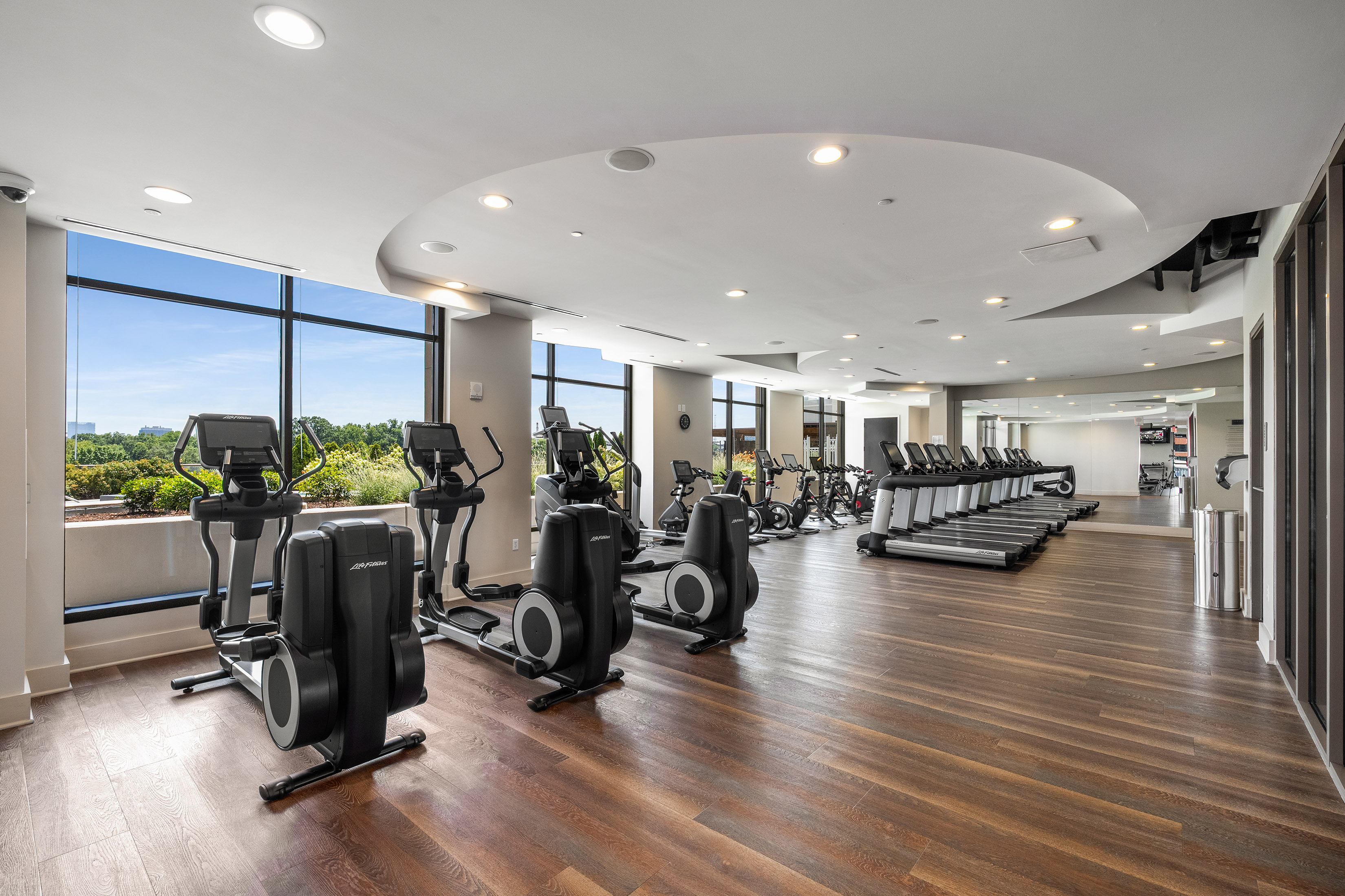  Luxurious Upgraded Three Bedroom Condo with Resort-style Amenities - 物件實景