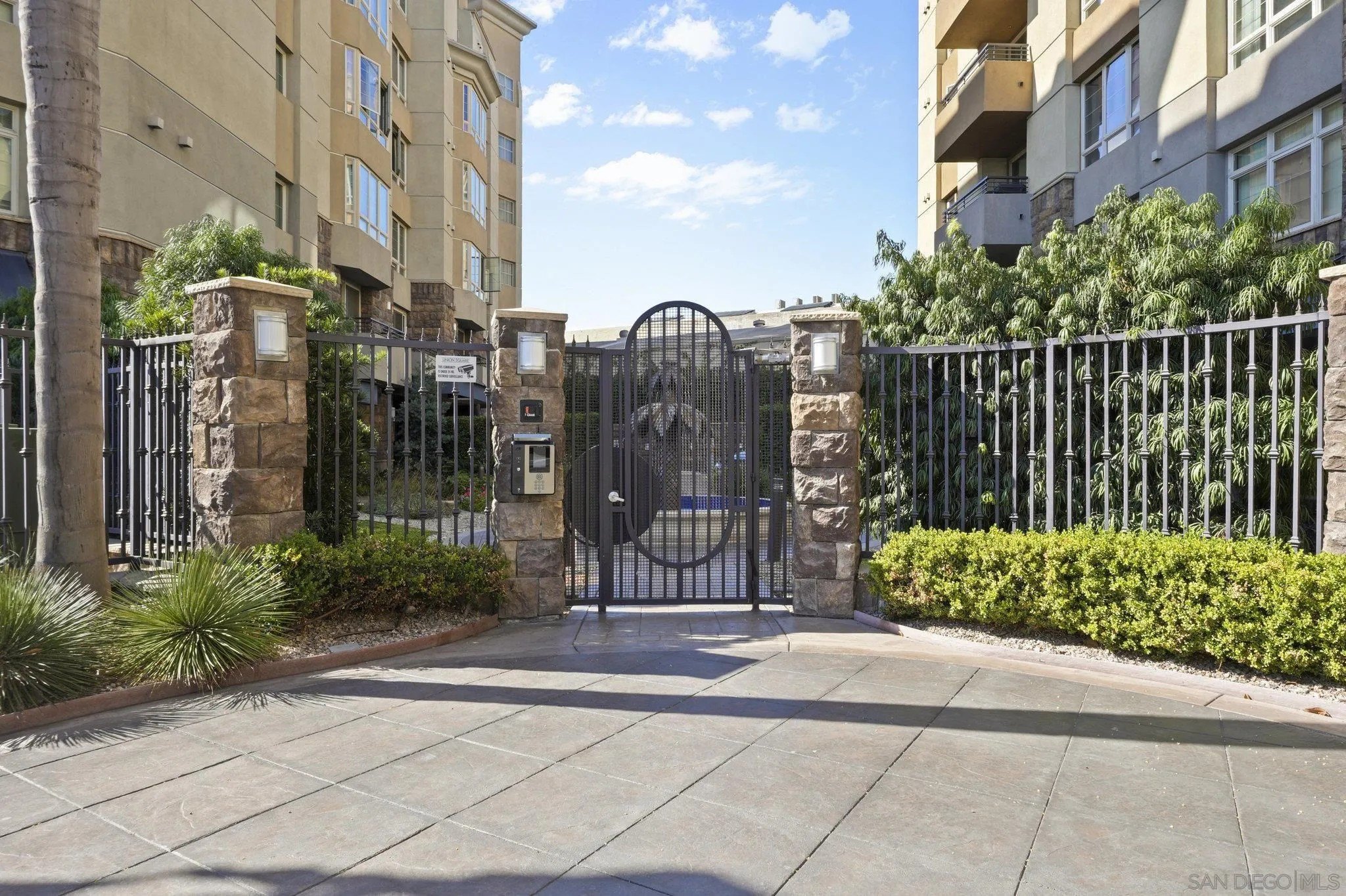 San Diego, California, 92101, United States, 1 Bedroom Bedrooms, ,1 BathroomBathrooms,Residential,For Sale,1951251