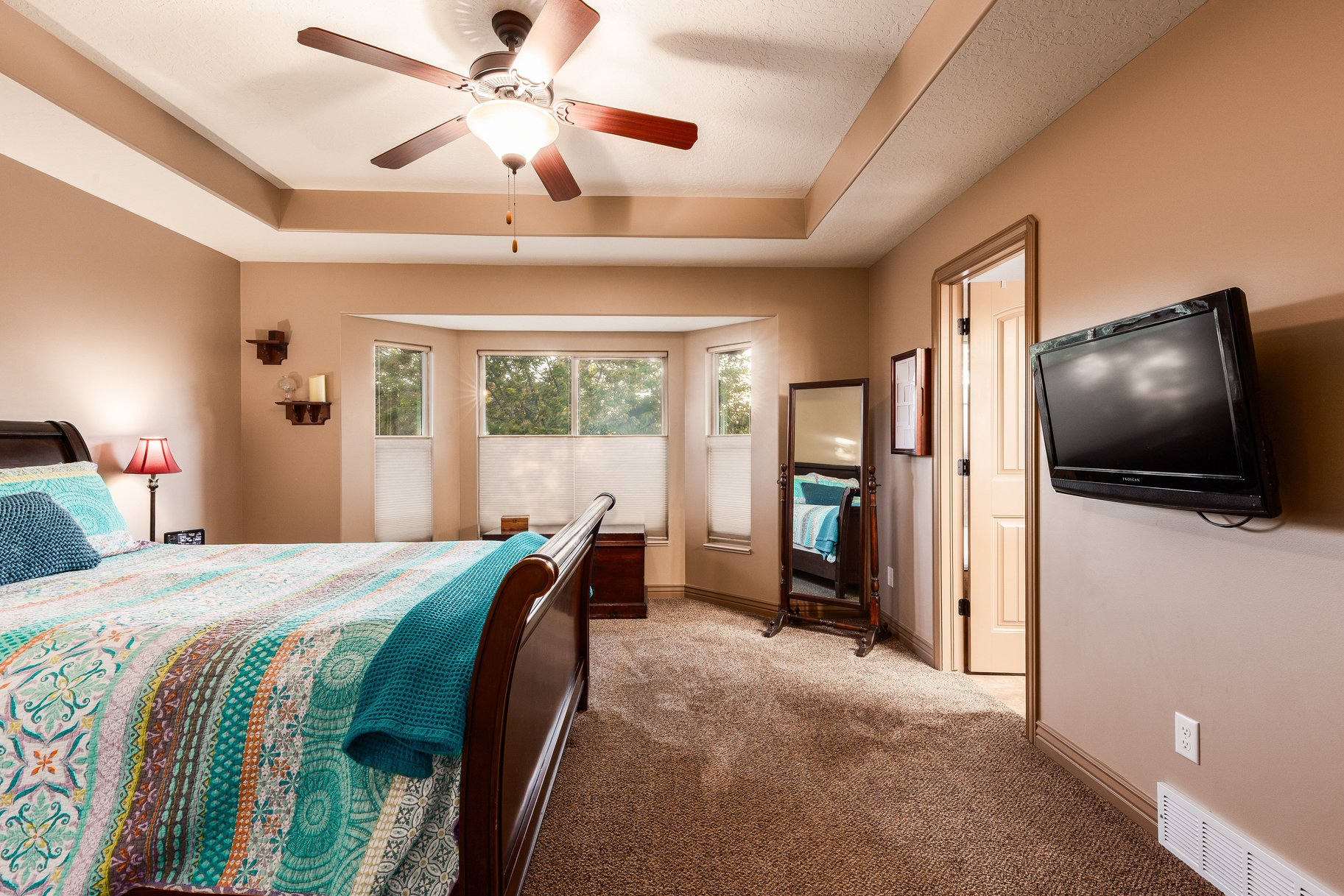  Luxury Custom Rambler on .86 Acre Park Like Setting and Extensive Mountain Views - 物件實景
