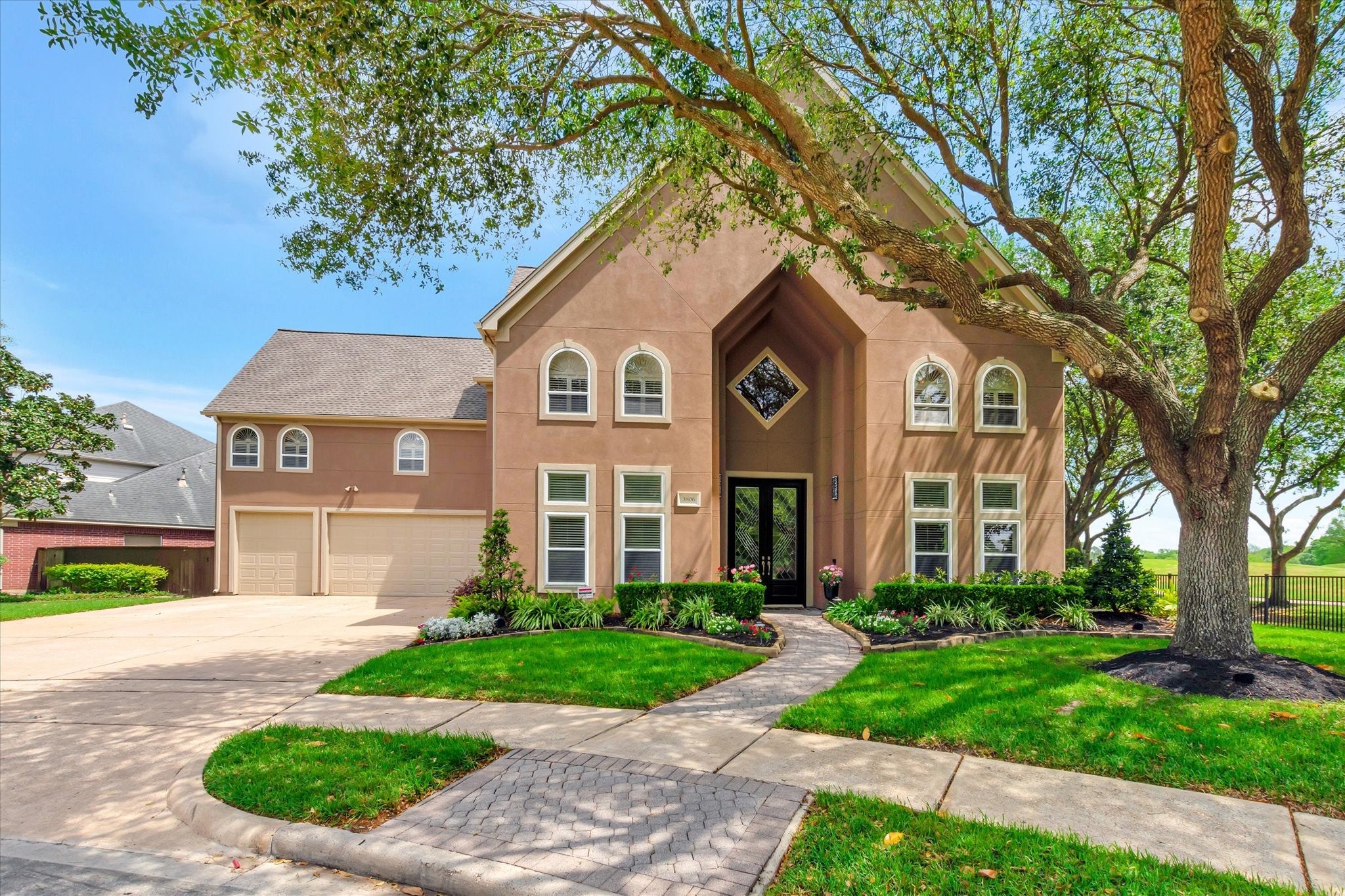 Canyon Bluff Ct, Houston, TX 77059