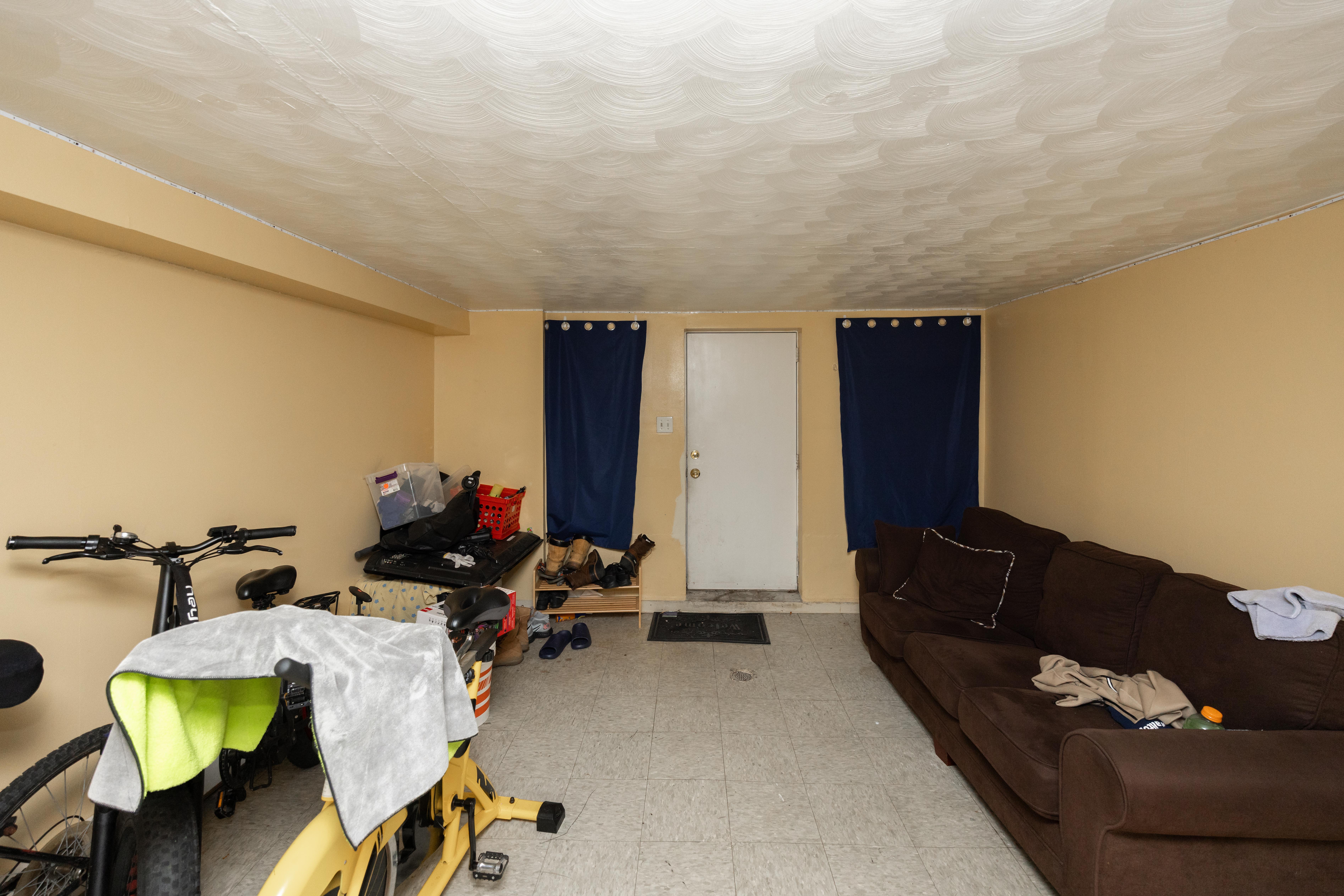 Chelsea, Massachusetts, 02150, United States, 5 Bedrooms Bedrooms, ,2 BathroomsBathrooms,Residential,For Sale,1983279