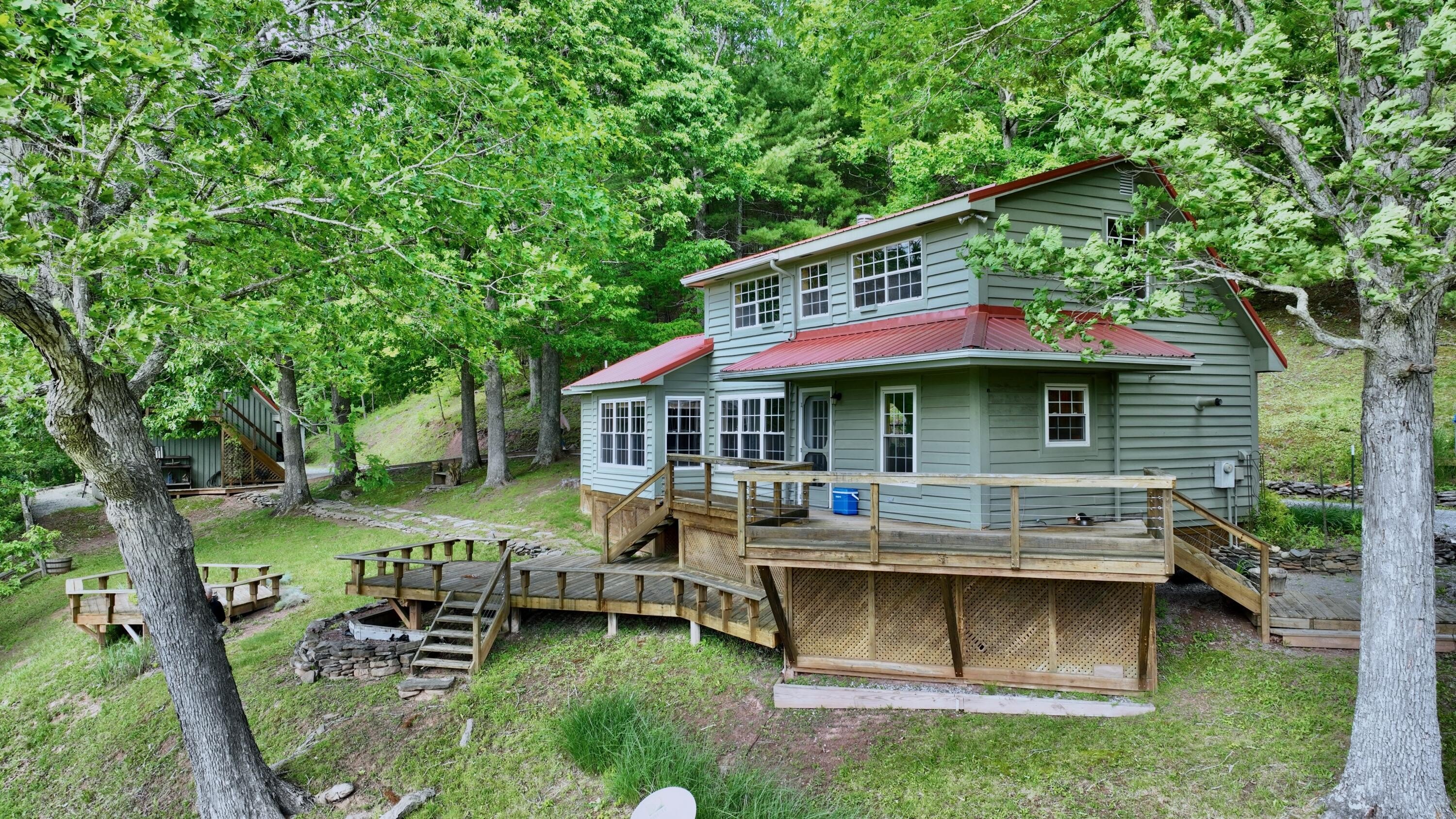 Hinton, West Virginia, 25951, United States, 3 Bedrooms Bedrooms, ,2 BathroomsBathrooms,Residential,For Sale,1847106