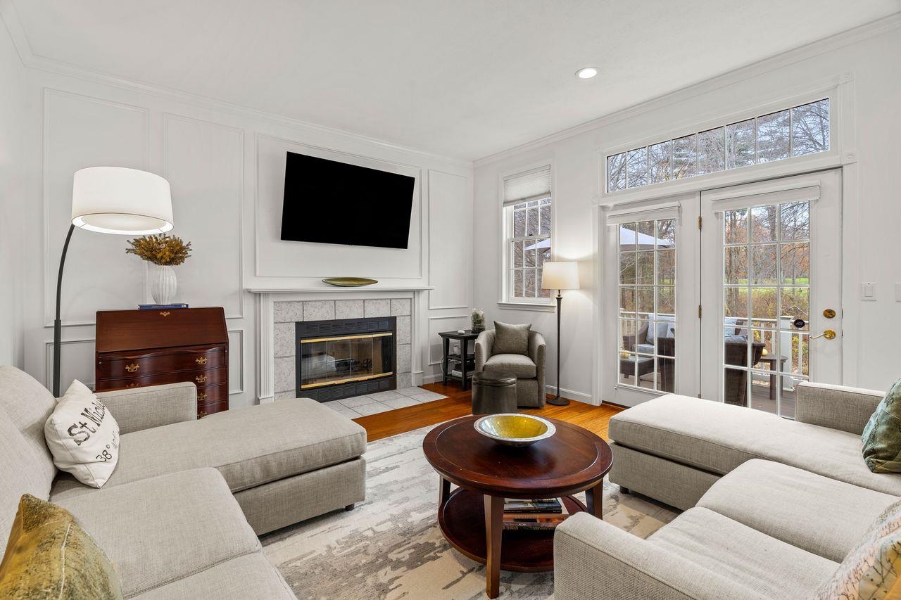 Bedford, New Hampshire, 03110, United States, 3 Bedrooms Bedrooms, ,3 BathroomsBathrooms,Residential,For Sale,1989387