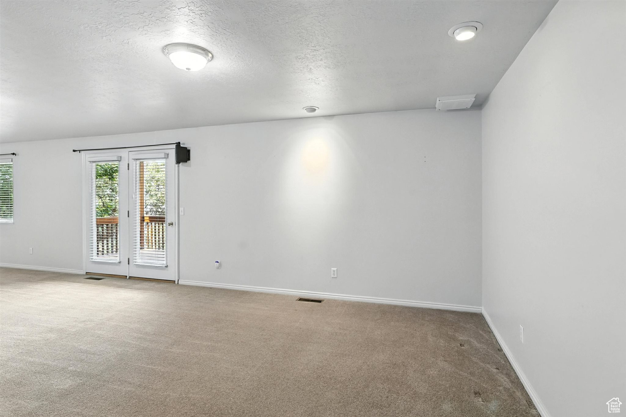 Bountiful, Utah, 84010, United States, 5 Bedrooms Bedrooms, ,4 BathroomsBathrooms,Residential,For Sale,1926219