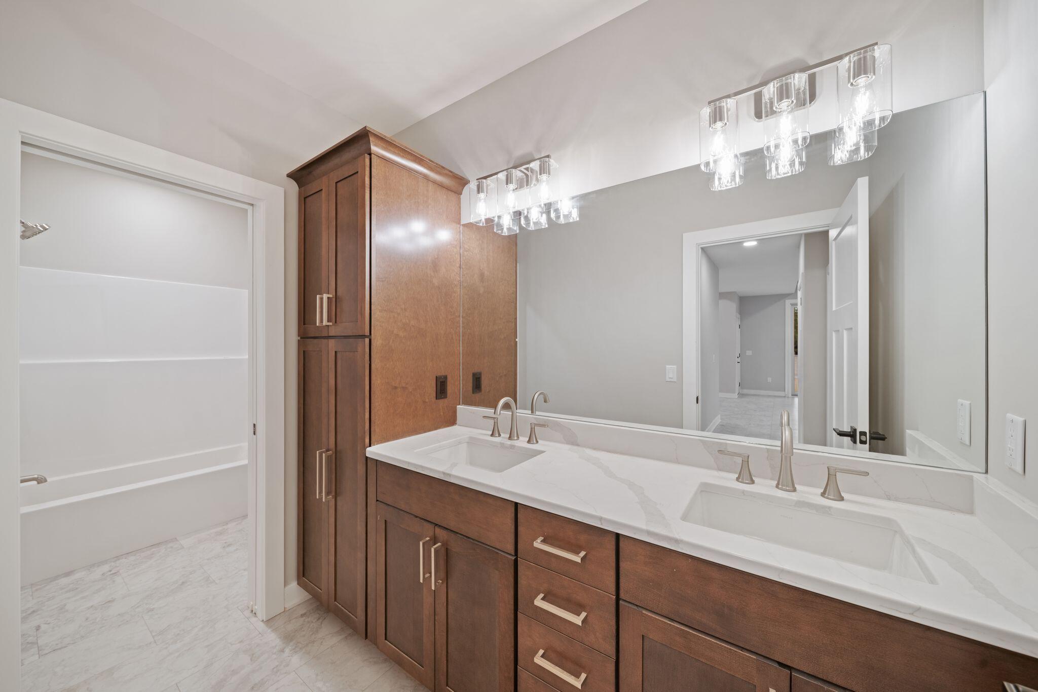 Burlington, Wisconsin, 53105, United States, 6 Bedrooms Bedrooms, ,4 BathroomsBathrooms,Residential,For Sale,2003027