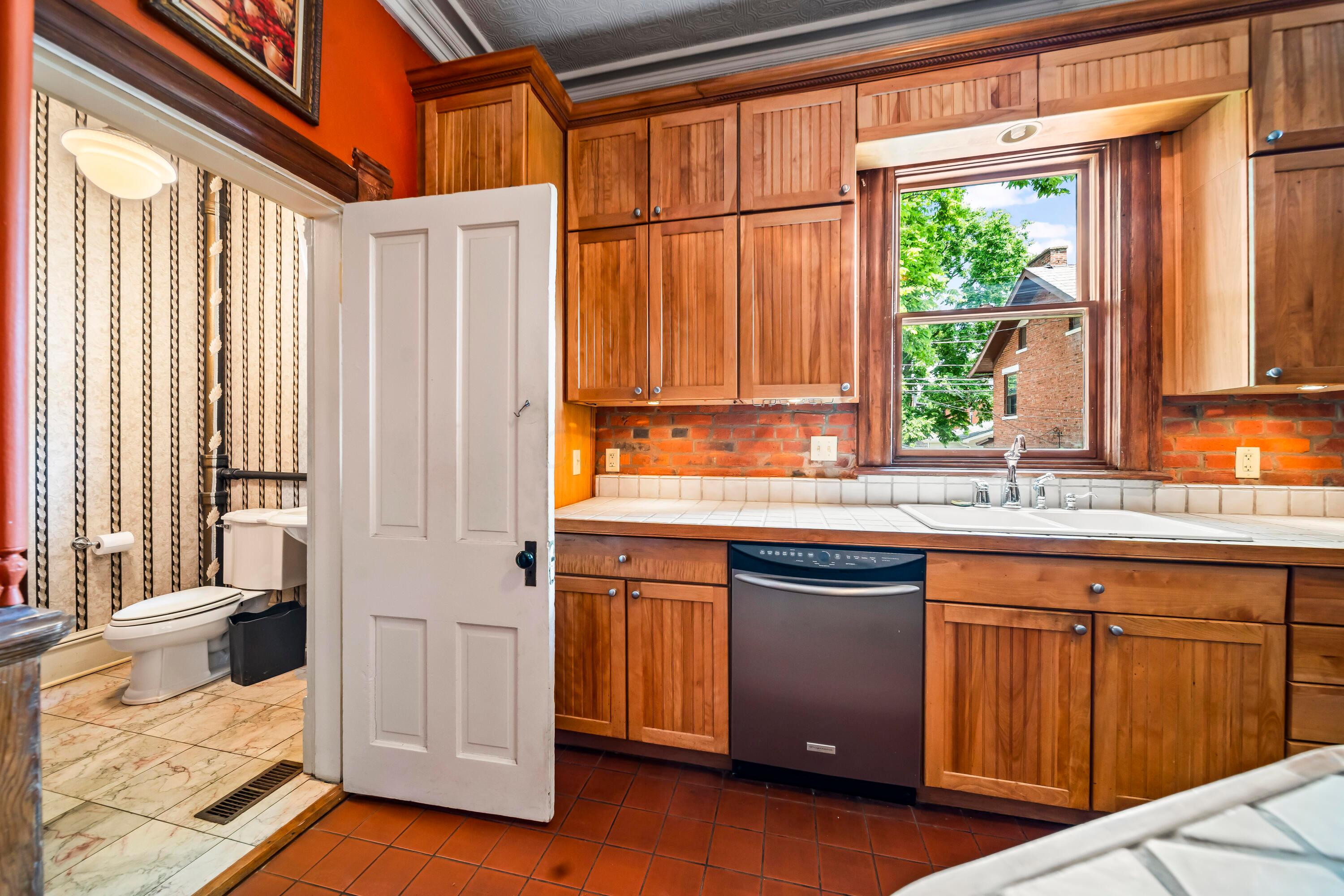 Columbus, Ohio, 43205, United States, 4 Bedrooms Bedrooms, ,3 BathroomsBathrooms,Residential,For Sale,1866885