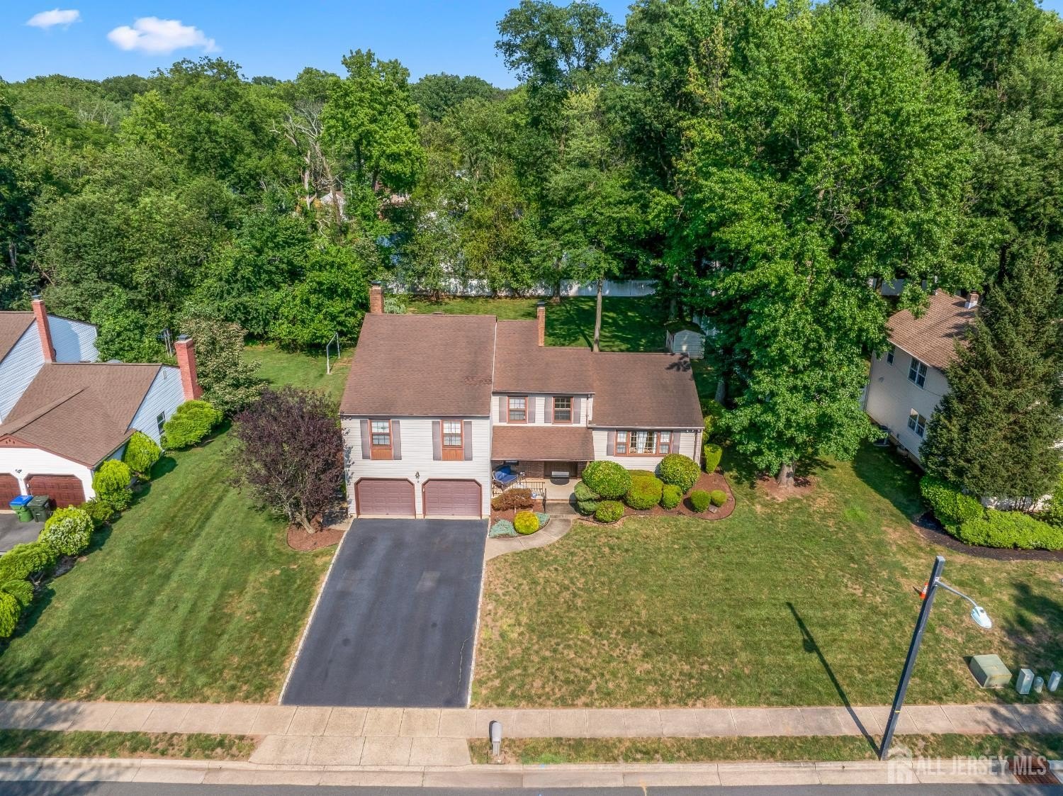 Edison, New Jersey, 08820, United States, 4 Bedrooms Bedrooms, ,3 BathroomsBathrooms,Residential,For Sale,1908022