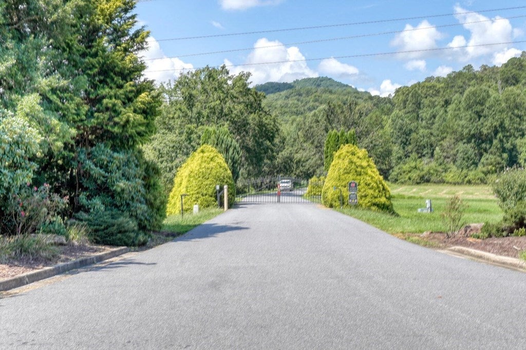 Murphy, North Carolina, 28906, United States, 3 Bedrooms Bedrooms, ,2 BathroomsBathrooms,Residential,For Sale,1926977
