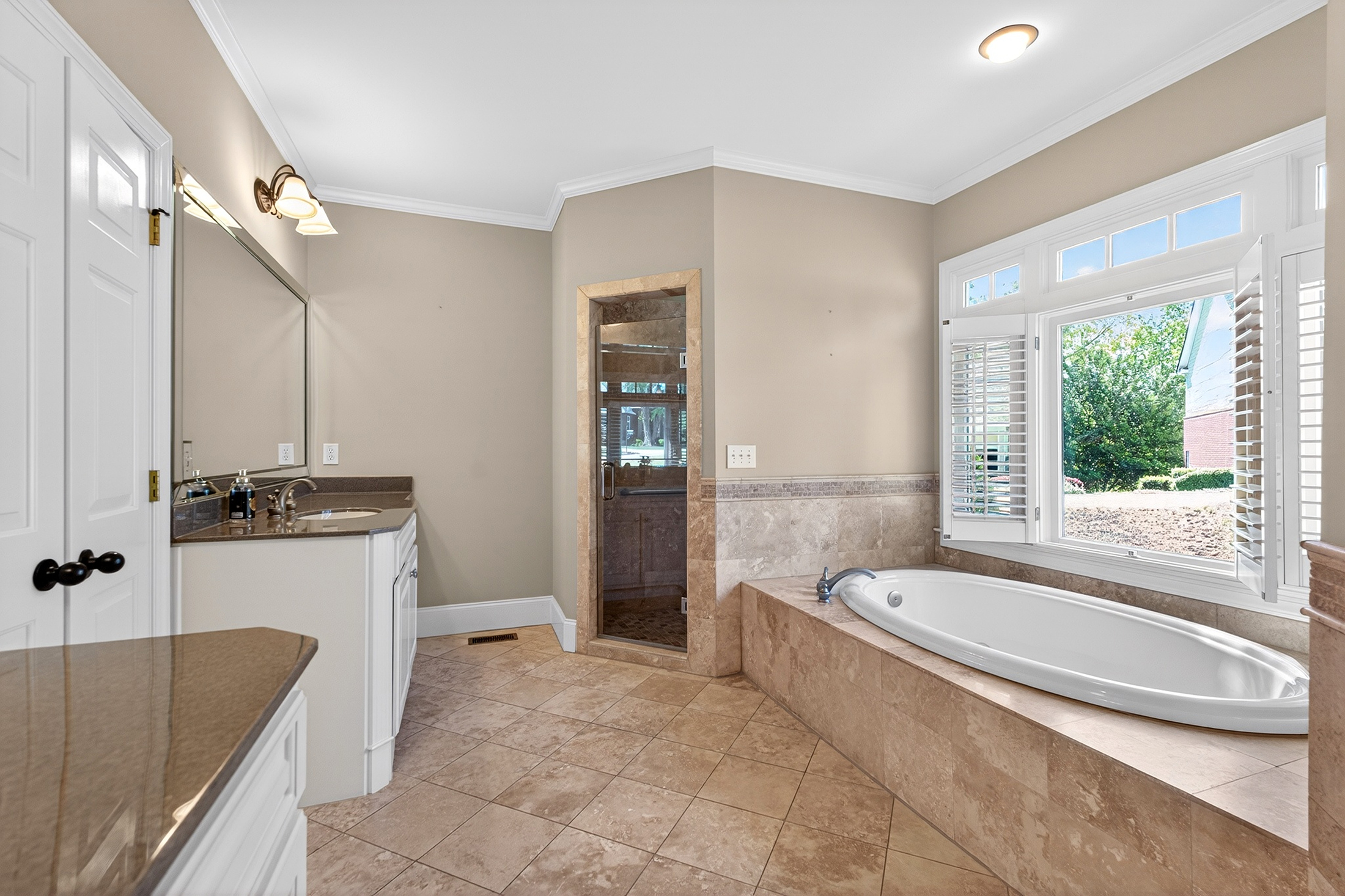  Beautifully Updated Ranch-Style Home in the Prestigious Achasta Golf Community - 物件實景