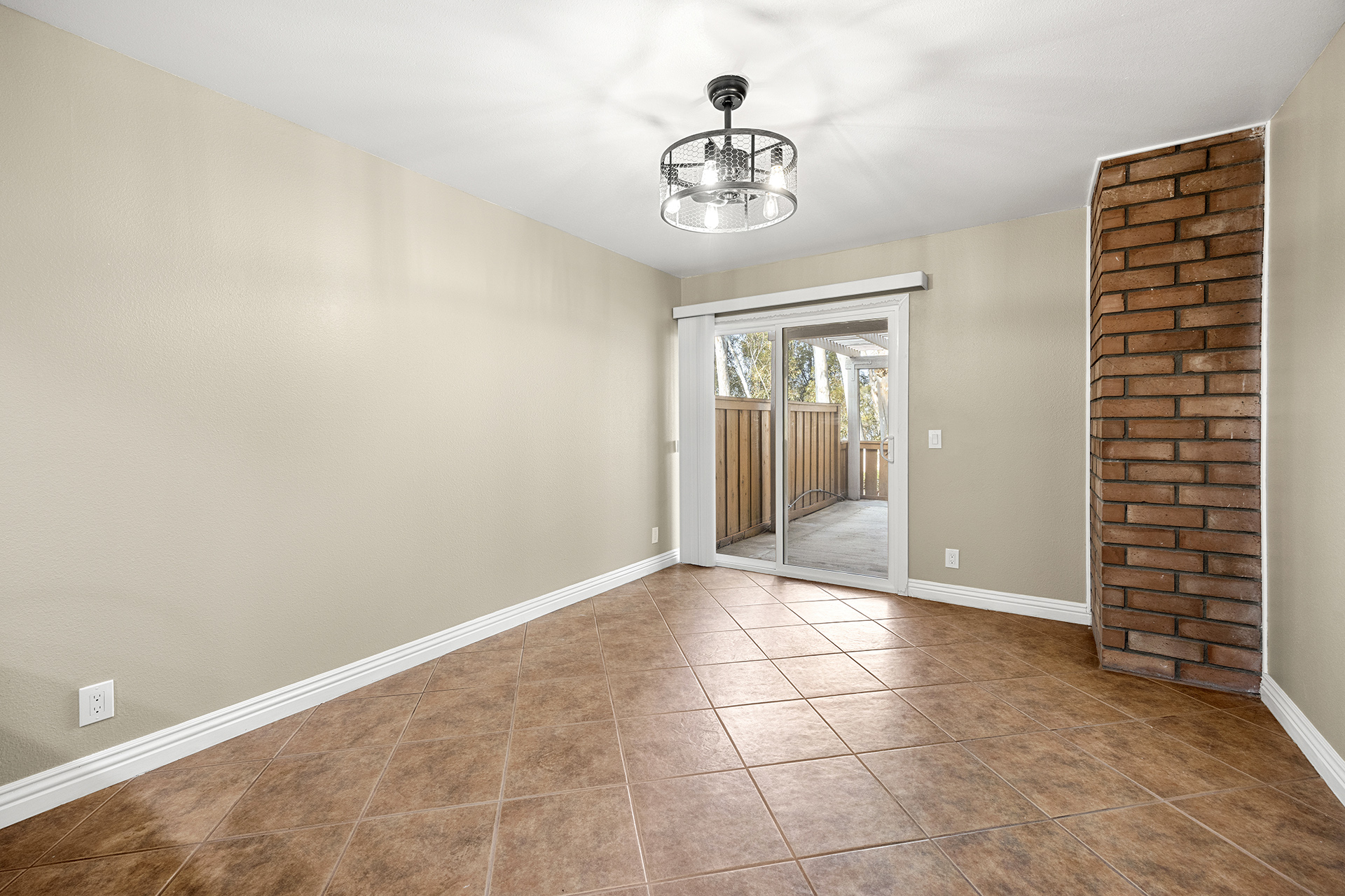 Anaheim, California, 92807, United States, 4 Bedrooms Bedrooms, ,3 BathroomsBathrooms,Residential,For Sale,1985718