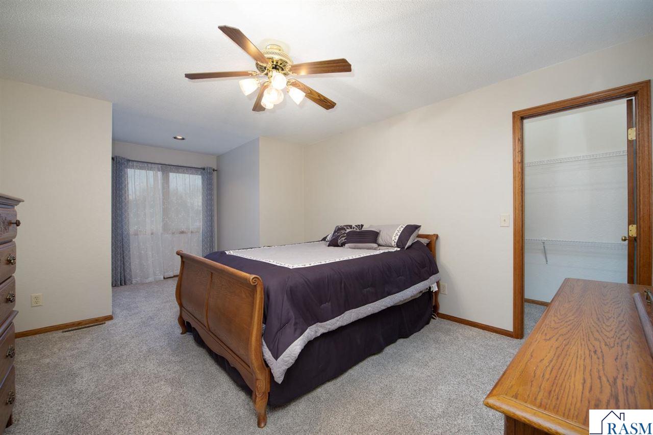 North Mankato, Minnesota, 56003, United States, 5 Bedrooms Bedrooms, ,3 BathroomsBathrooms,Residential,For Sale,1998081