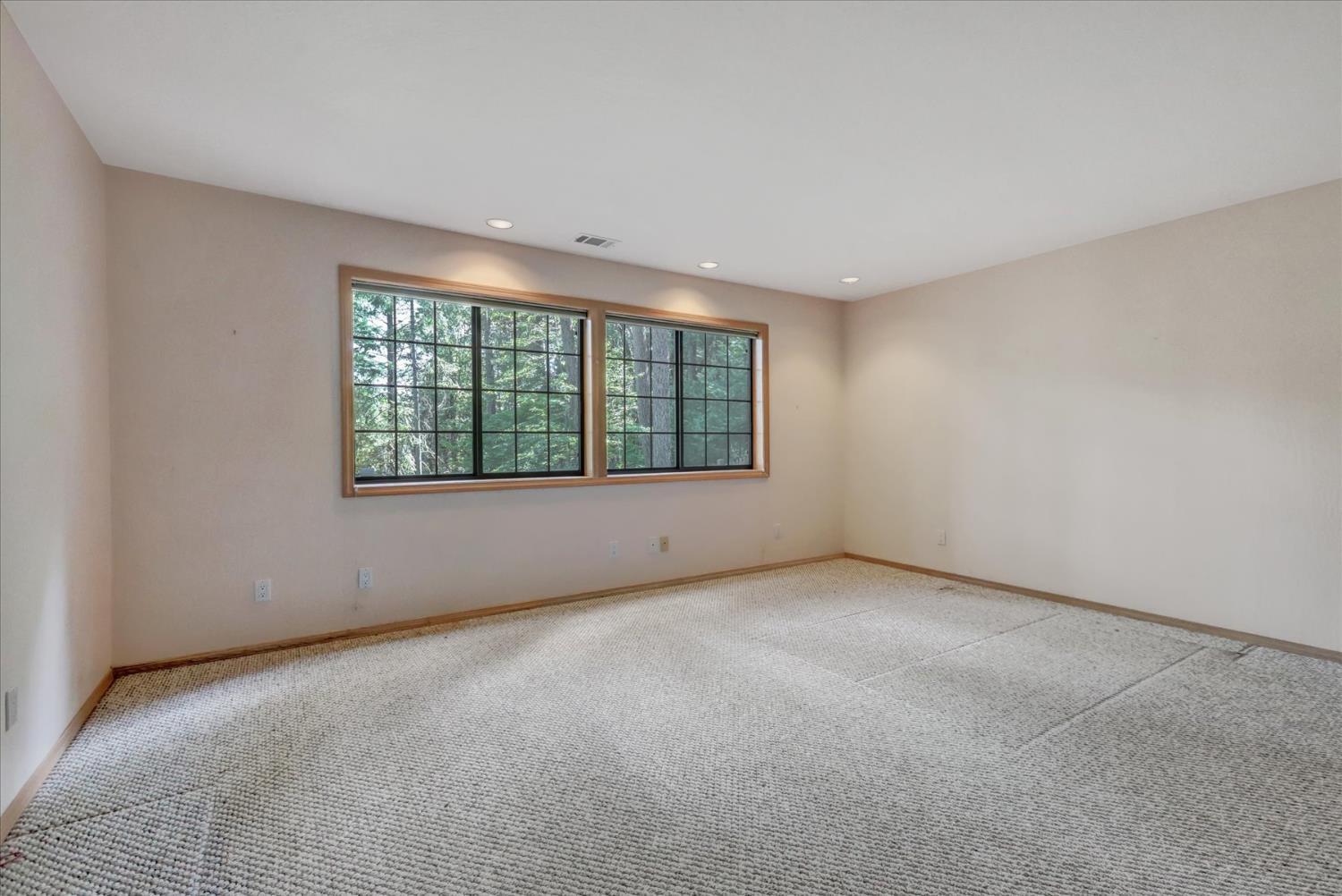 Nevada City, California, 95959, United States, 3 Bedrooms Bedrooms, ,4 BathroomsBathrooms,Residential,For Sale,1977718