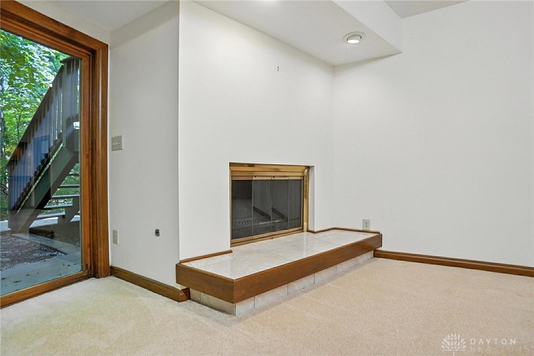 Sugarcreek Twp, Ohio, 45440, United States, 4 Bedrooms Bedrooms, ,5 BathroomsBathrooms,Residential,For Sale,1902150