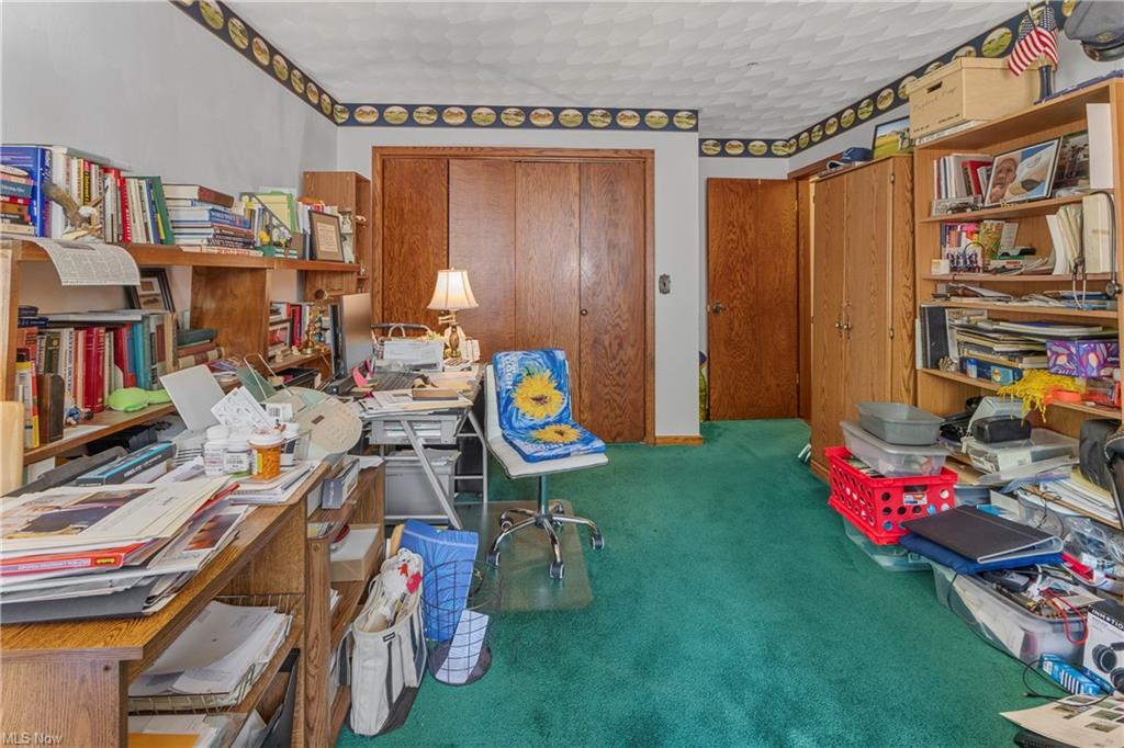 Chester, West Virginia, 26034, United States, 4 Bedrooms Bedrooms, ,3 BathroomsBathrooms,Residential,For Sale,1974553