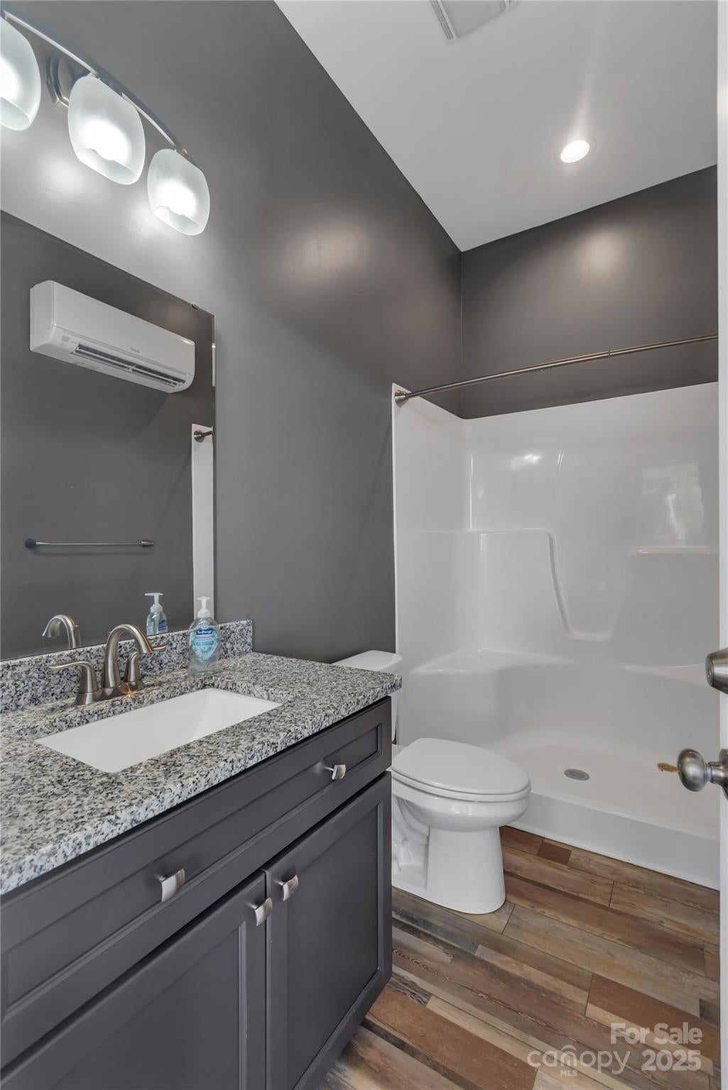 Shelby, North Carolina, 28150, United States, 3 Bedrooms Bedrooms, ,4 BathroomsBathrooms,Residential,For Sale,1868459