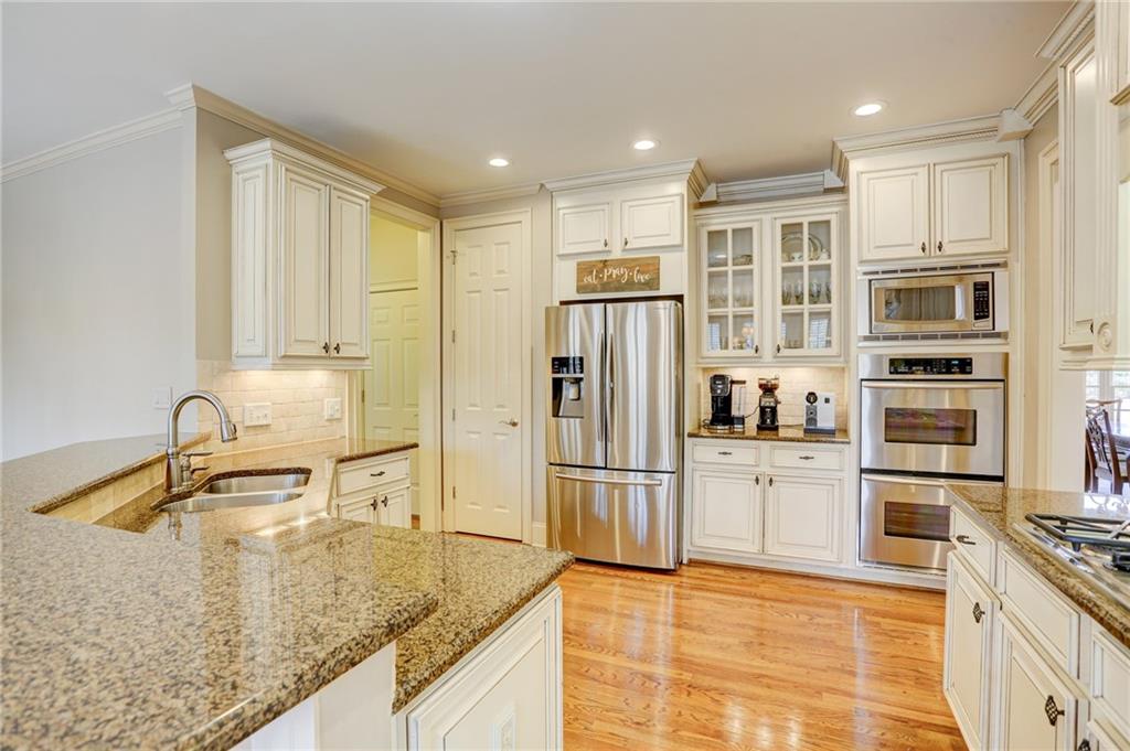 Suwanee, Georgia, 30024, United States, 5 Bedrooms Bedrooms, ,5 BathroomsBathrooms,Residential,For Sale,2025852