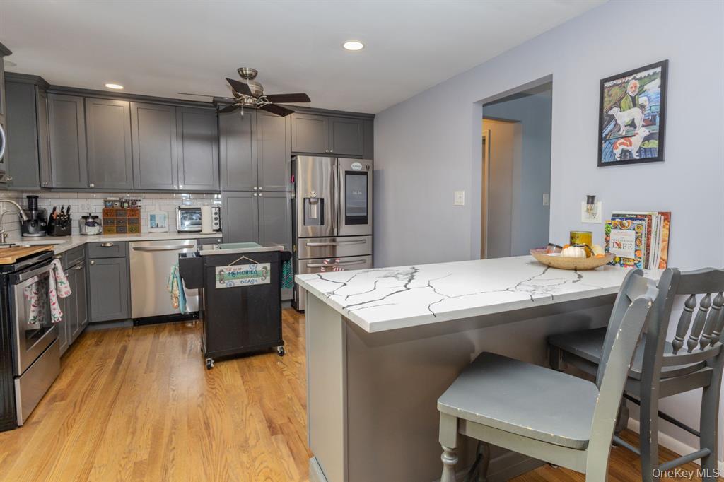 Carmel, New York, 10512, United States, 3 Bedrooms Bedrooms, ,2 BathroomsBathrooms,Residential,For Sale,2006472