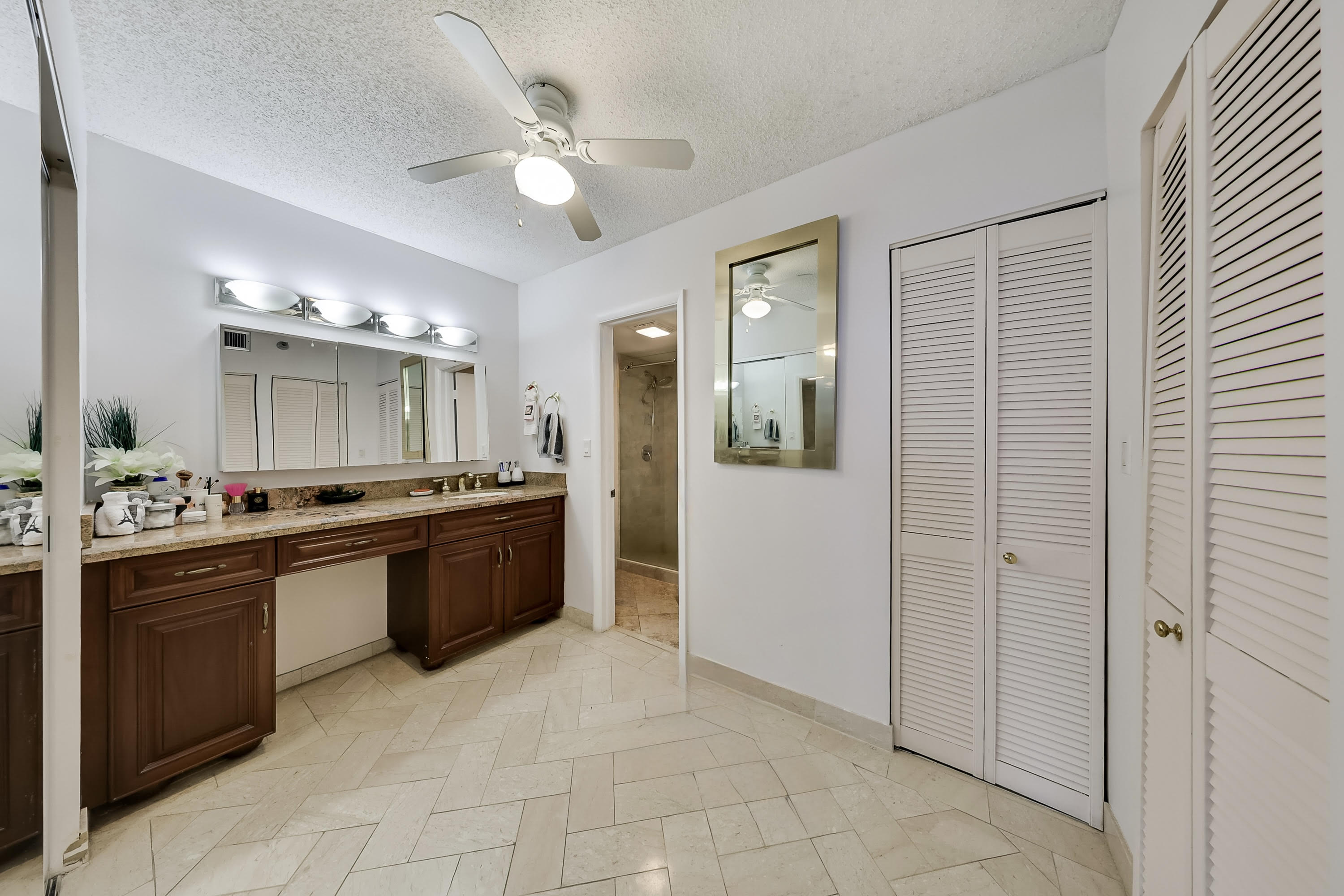  20515 E Country Club Dr, Aventura, FL, 33180 - 物件實景