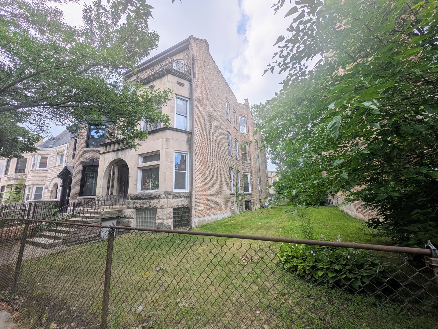 Chicago, Illinois, 60615, United States, 11 Bedrooms Bedrooms, ,Residential,For Sale,1938709