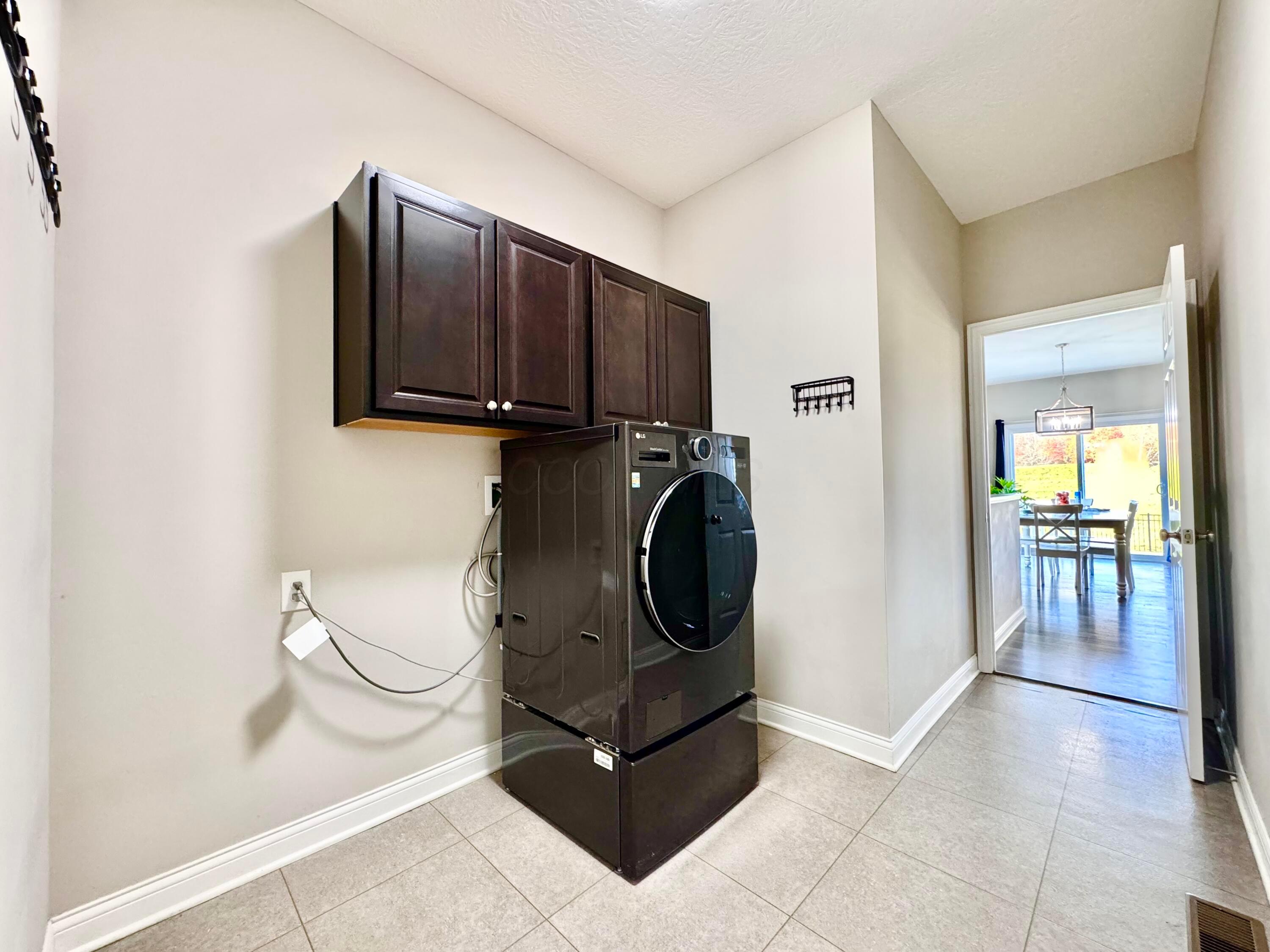 Powell, Ohio, 43065, United States, 3 Bedrooms Bedrooms, ,2 BathroomsBathrooms,Residential,For Sale,1989731