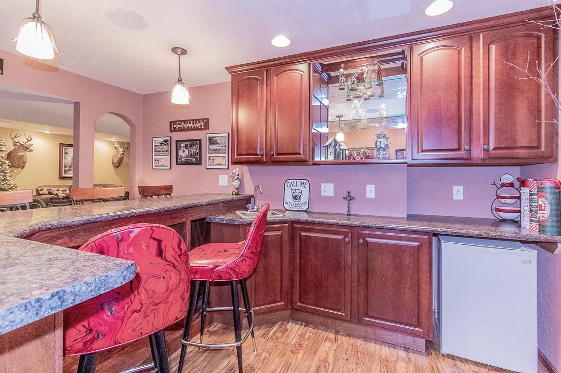 New London, Wisconsin, 54961-8857, United States, 4 Bedrooms Bedrooms, ,4 BathroomsBathrooms,Residential,For Sale,2001494