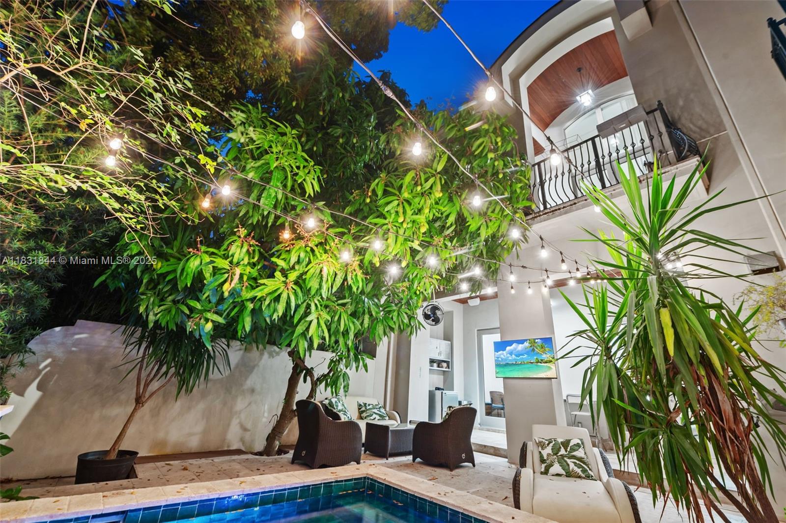 Miami, Florida, 33143, United States, 3 Bedrooms Bedrooms, ,4 BathroomsBathrooms,Residential,For Sale,1885416