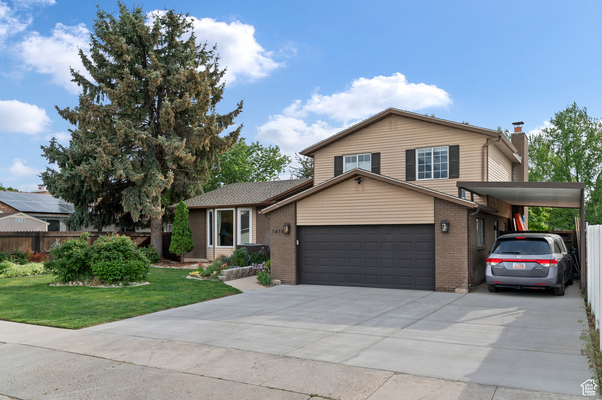 Sandy, Utah, 84093, United States, 6 Bedrooms Bedrooms, ,2 BathroomsBathrooms,Residential,For Sale,1882601