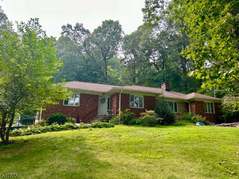 Warren, New Jersey, 07059, United States, 4 Bedrooms Bedrooms, ,4 BathroomsBathrooms,Residential,For Sale,1975086