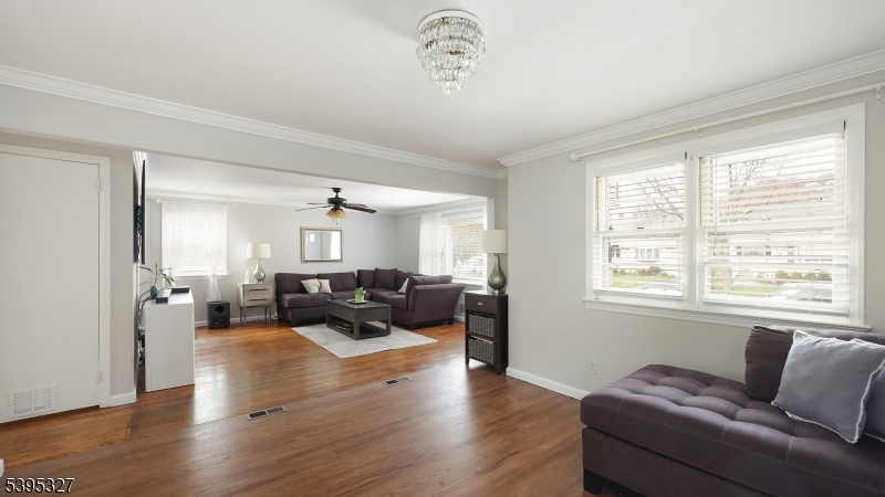 Garwood Boro, New Jersey, 07027, United States, 3 Bedrooms Bedrooms, ,2 BathroomsBathrooms,Residential,For Sale,1990951