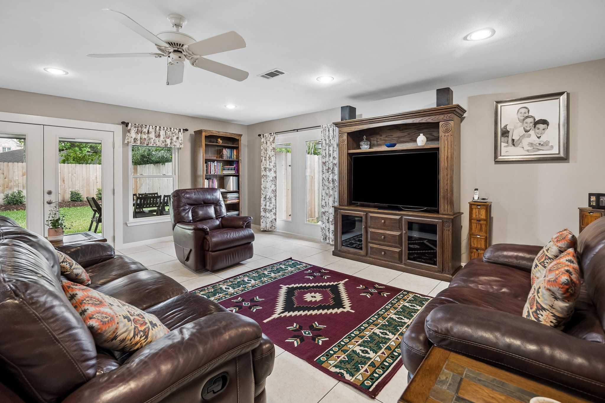  3427 Gannett Street - 物件實景