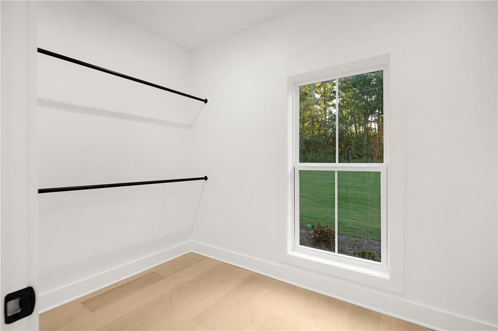 Calhoun, Georgia, 30701, United States, 4 Bedrooms Bedrooms, ,3 BathroomsBathrooms,Residential,For Sale,1979755