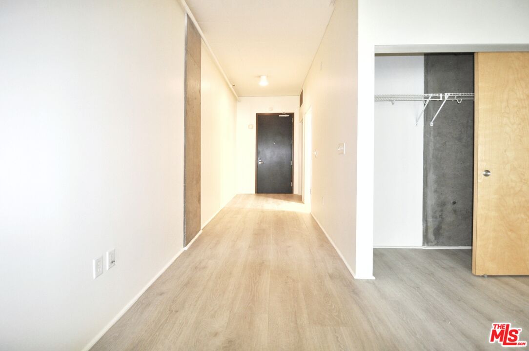 Los Angeles, California, 90015, United States, 1 Bedroom Bedrooms, ,1 BathroomBathrooms,Residential,For Sale,1911768