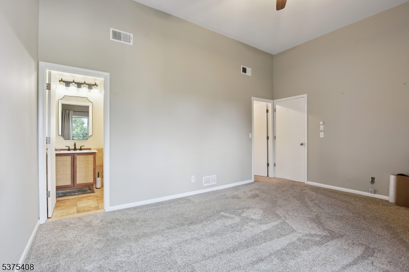 Clifton City, New Jersey, 07013-4019, United States, 2 Bedrooms Bedrooms, ,3 BathroomsBathrooms,Residential,For Sale,1920450
