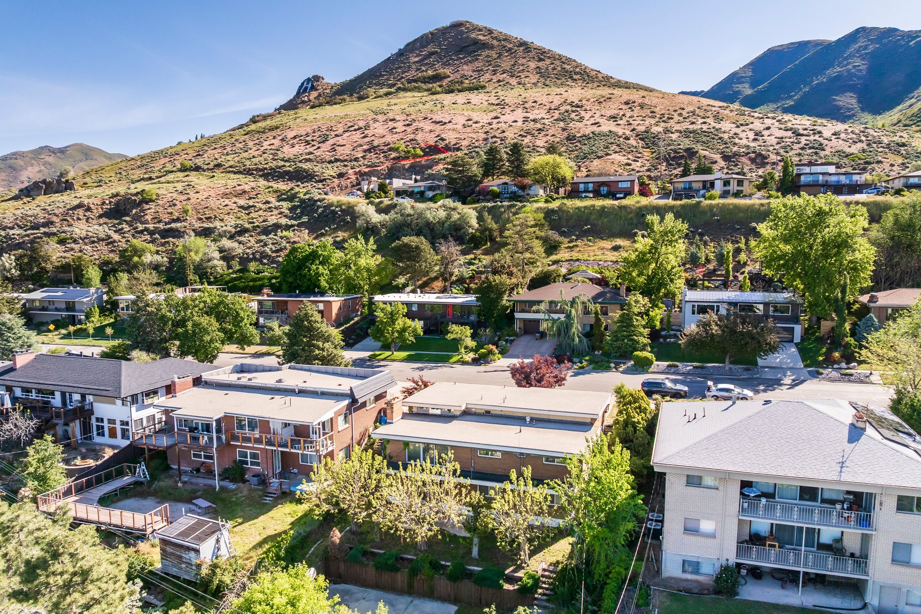  Mid-Century Charm, Incredible Valley Views and Endless Potential - 物件實景