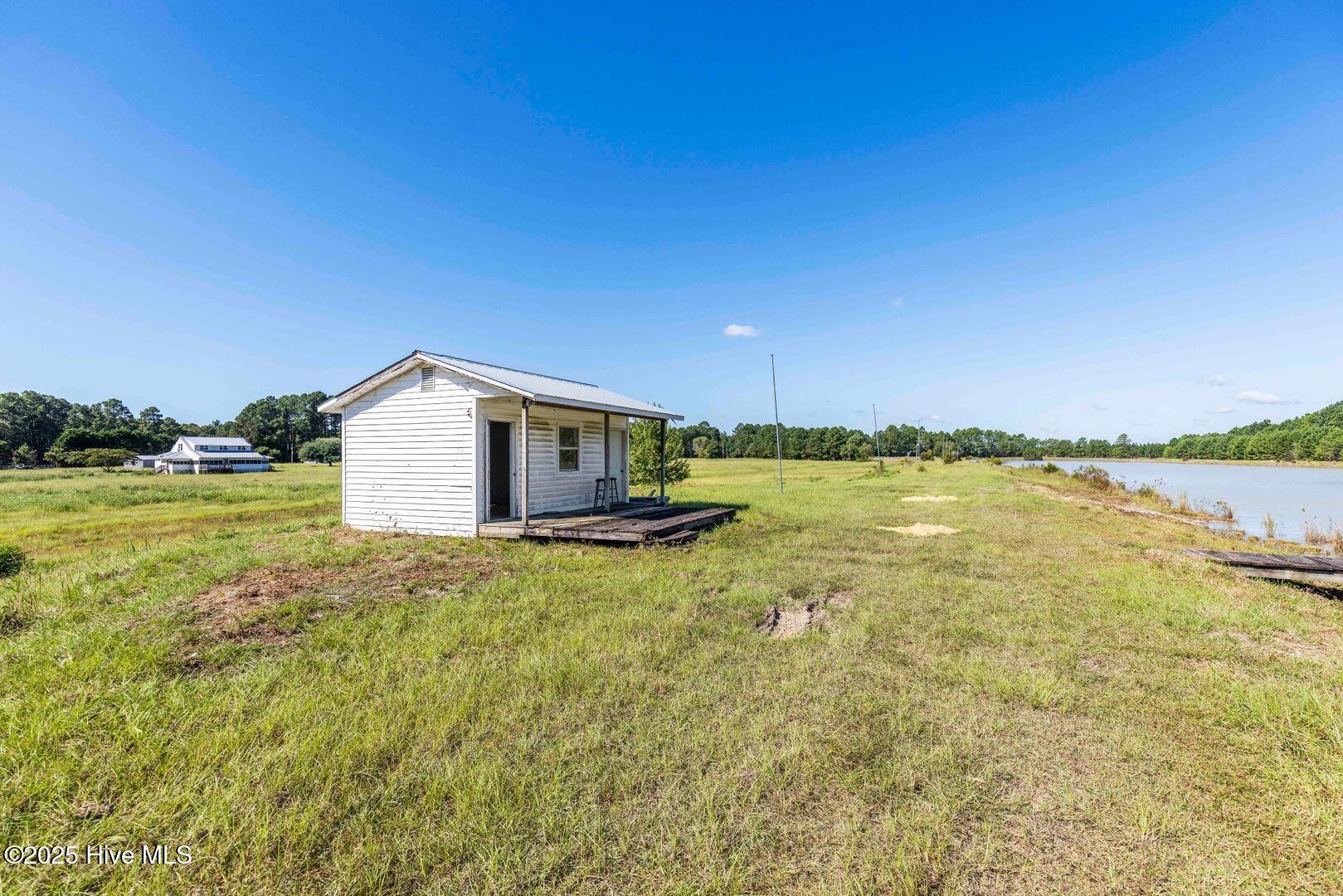 Harrells, North Carolina, 28444, United States, 4 Bedrooms Bedrooms, ,5 BathroomsBathrooms,Residential,For Sale,1955084