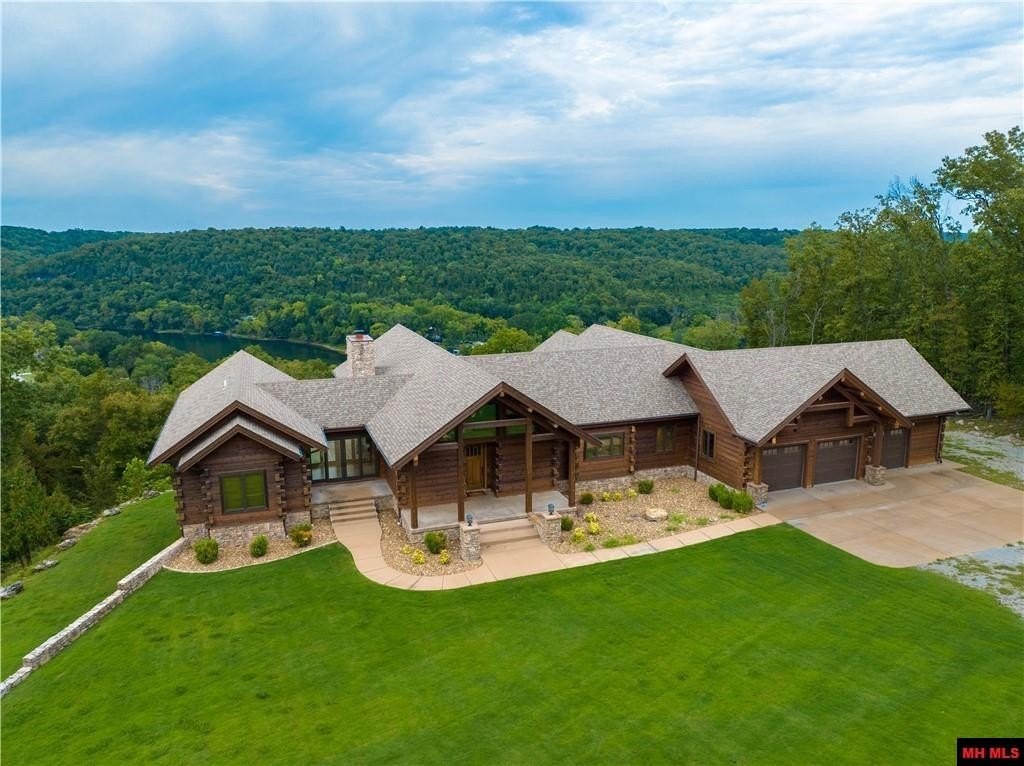 Cotter, Arkansas, 72626, United States, 4 Bedrooms Bedrooms, ,5 BathroomsBathrooms,Residential,For Sale,1976163