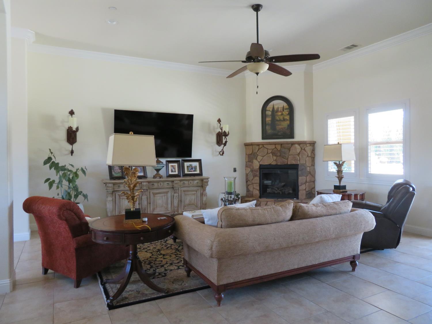 Oakdale, California, 95361, United States, 3 Bedrooms Bedrooms, ,4 BathroomsBathrooms,Residential,For Sale,1905843